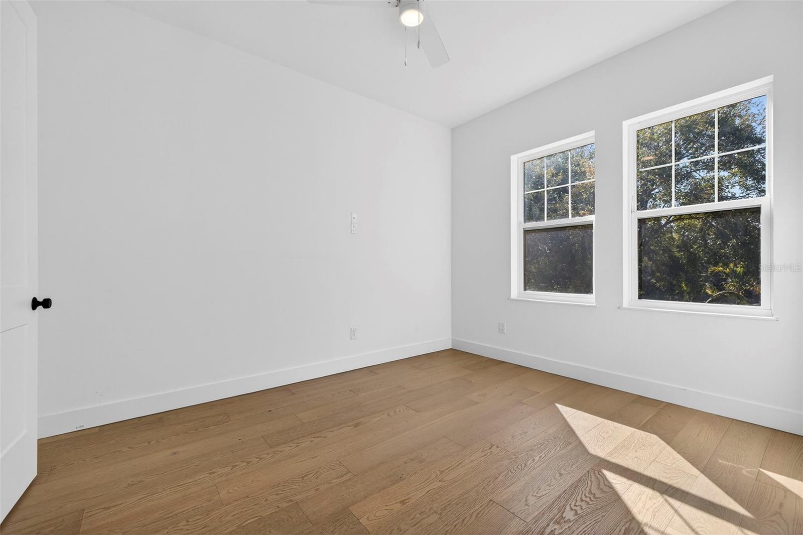 Image 30 of 41 For 611 24th Avenue N