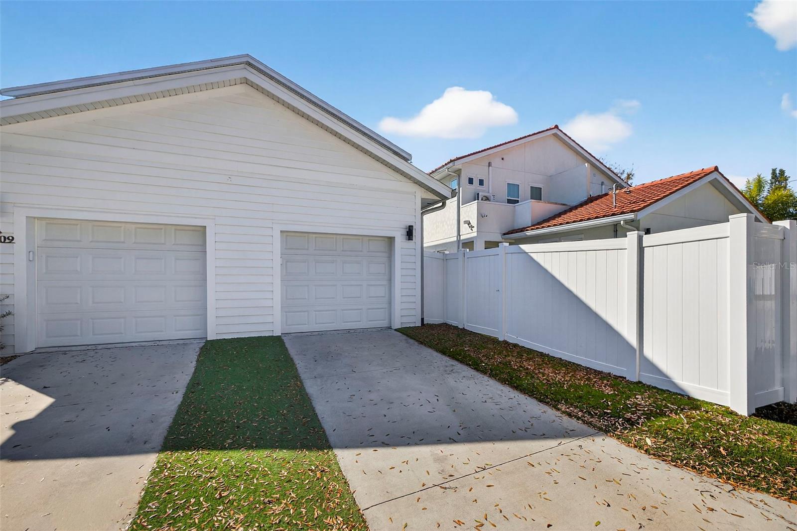 Image 33 of 41 For 611 24th Avenue N