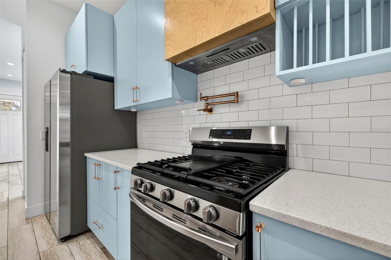 Image 4 of 41 For 611 24th Avenue N