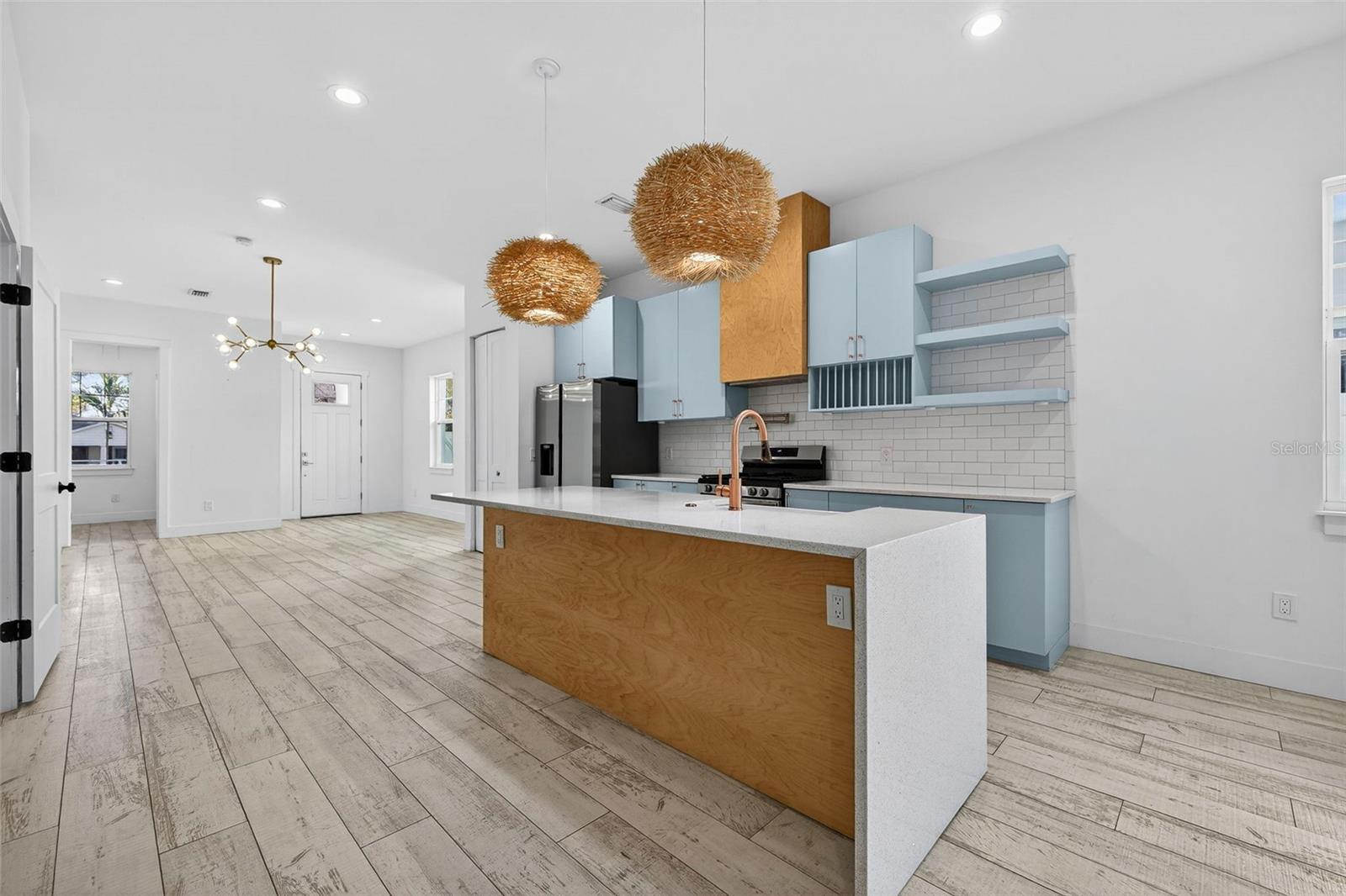 Image 8 of 41 For 611 24th Avenue N