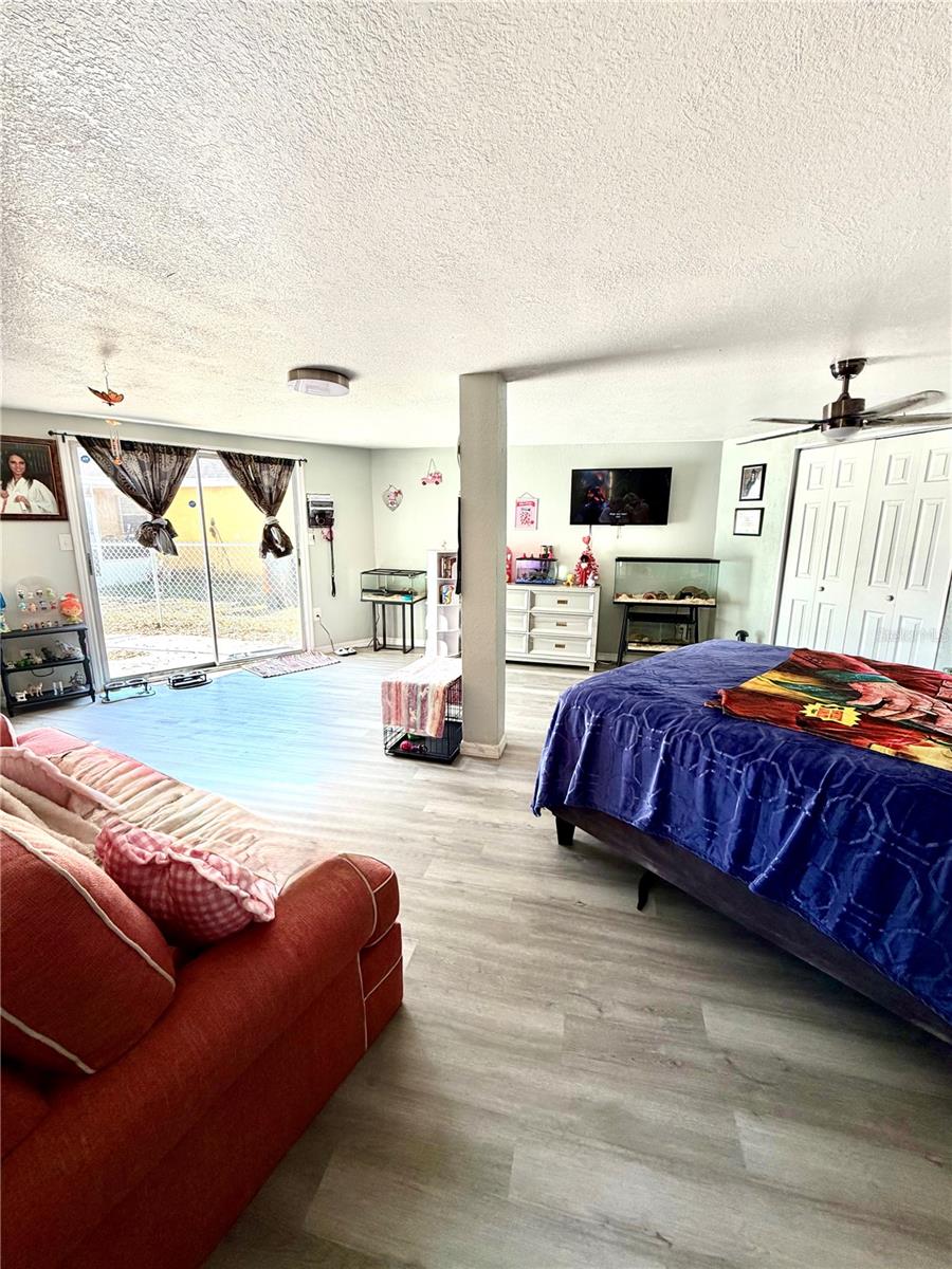 Image 17 of 19 For 939 26th Street Nw