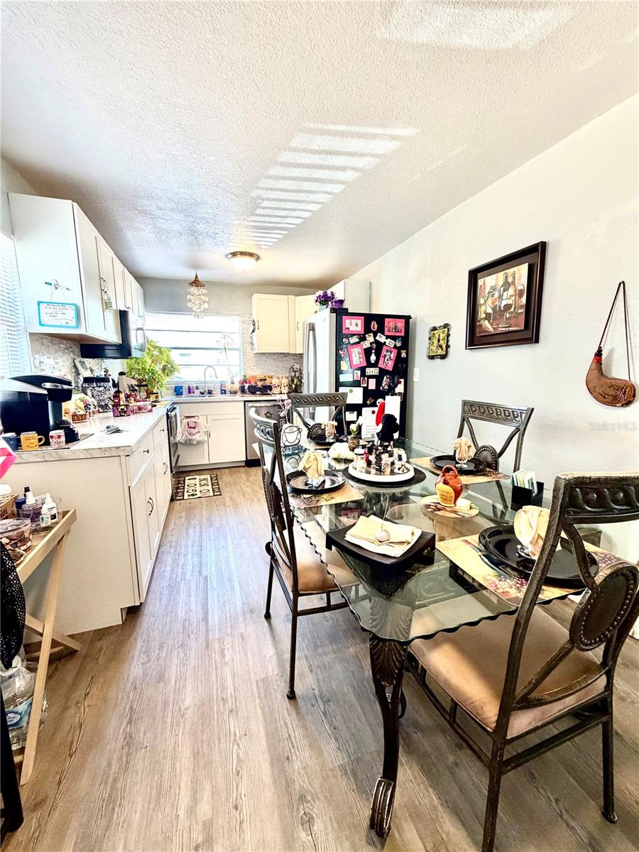 Image 5 of 19 For 939 26th Street Nw