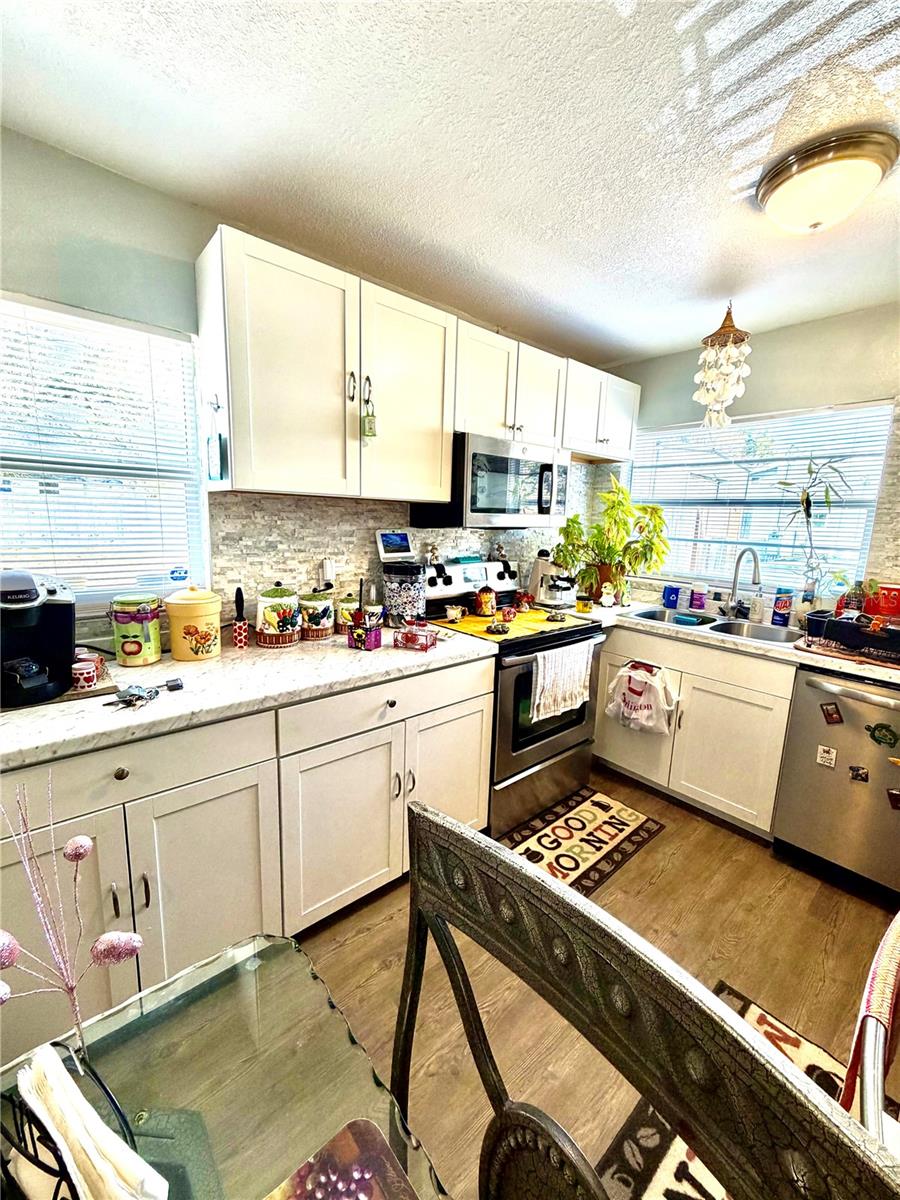 Image 6 of 19 For 939 26th Street Nw