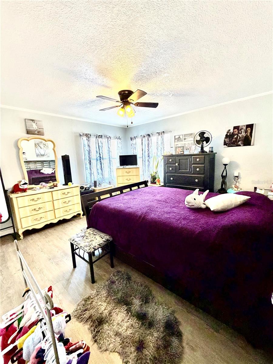 Image 9 of 19 For 939 26th Street Nw