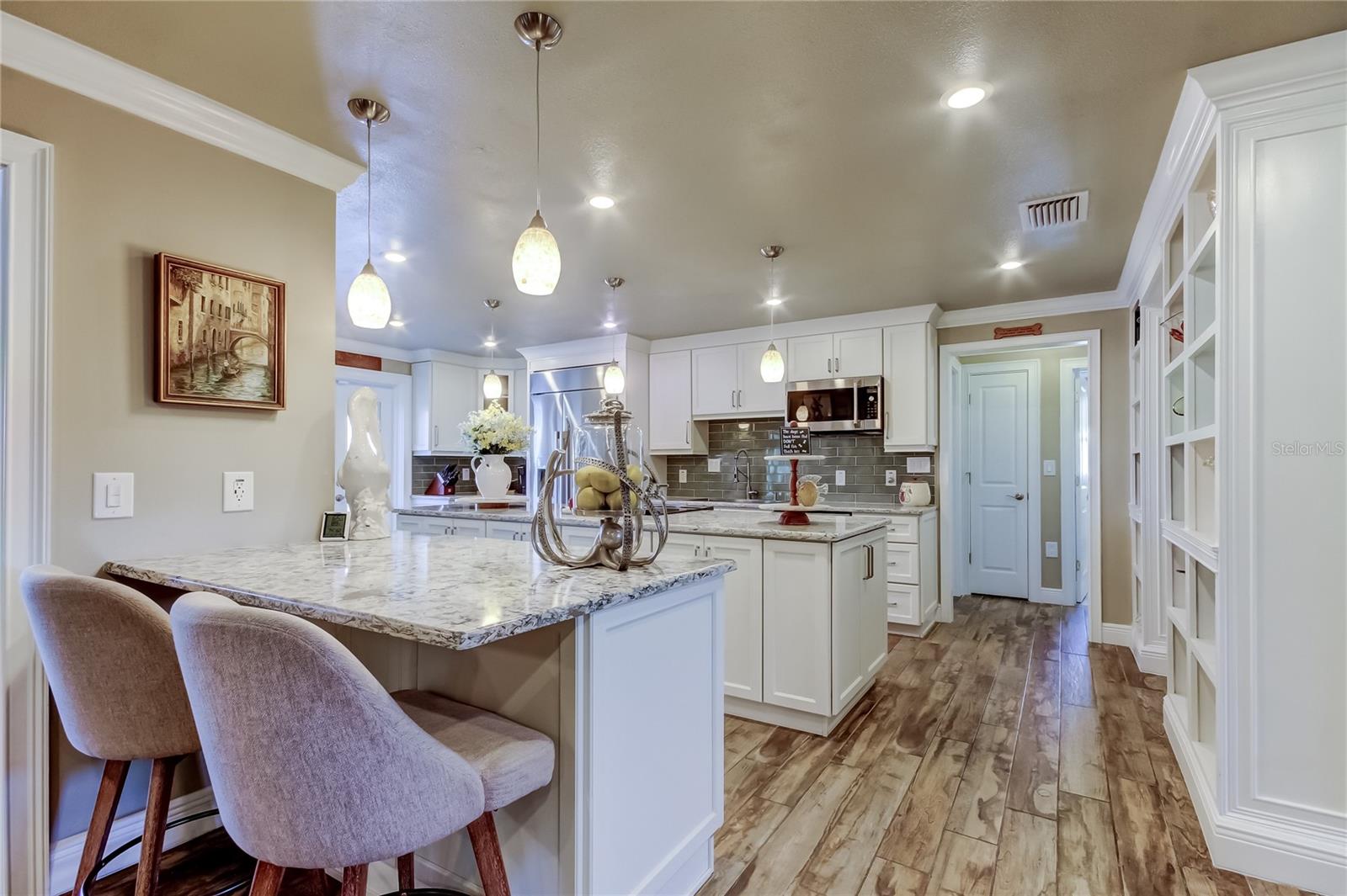 Image 13 of 96 For 3835 48 Avenue S