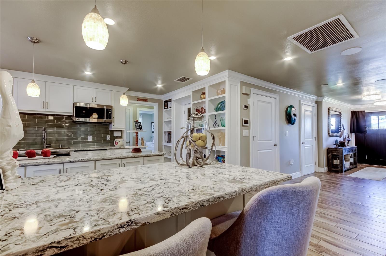 Image 15 of 96 For 3835 48 Avenue S