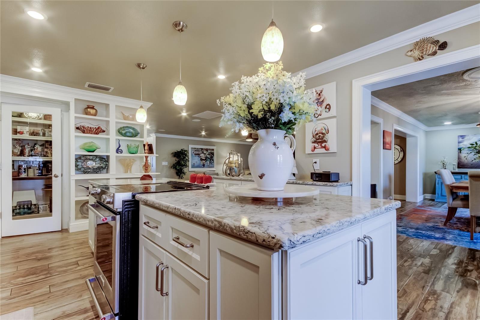 Image 18 of 96 For 3835 48 Avenue S