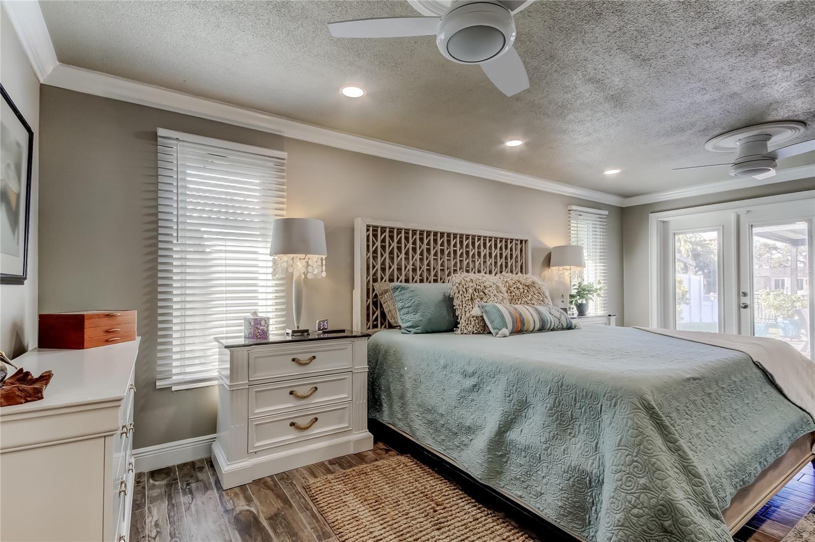 Image 34 of 96 For 3835 48 Avenue S