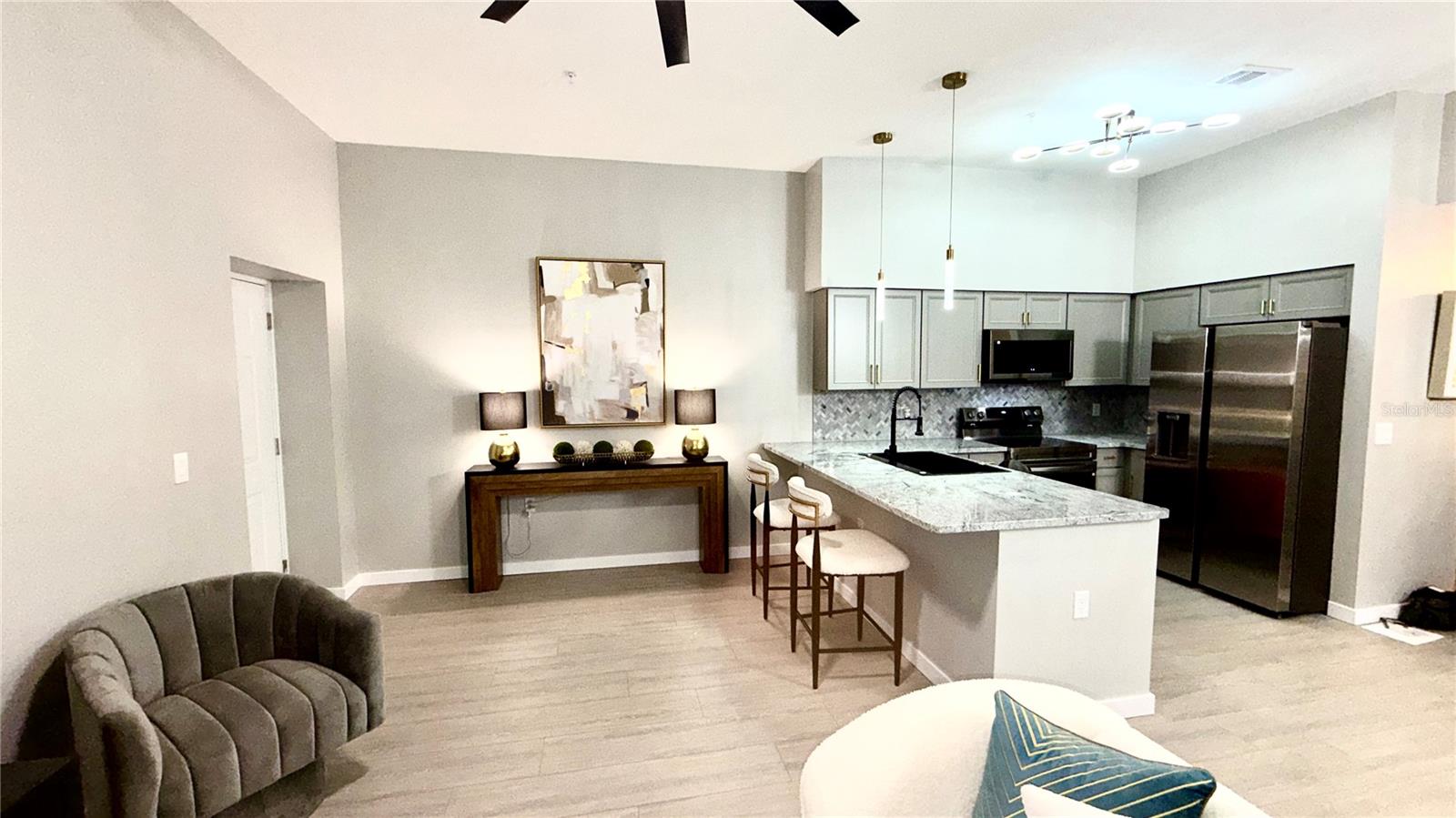 Image 10 of 63 For 701 Mirror Lake Drive N 121