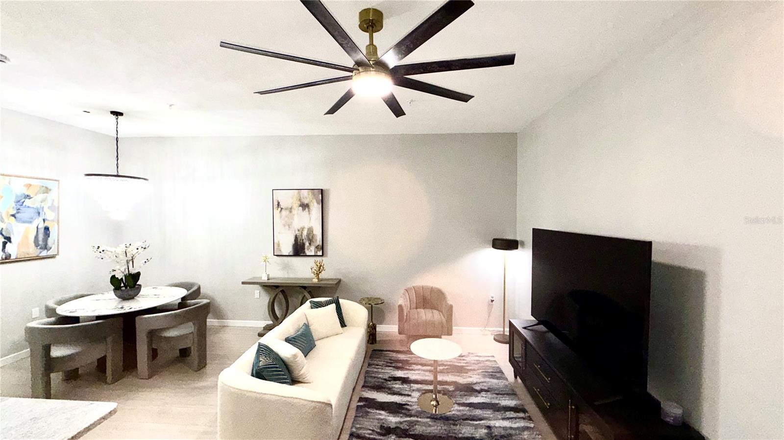 Image 13 of 63 For 701 Mirror Lake Drive N 121