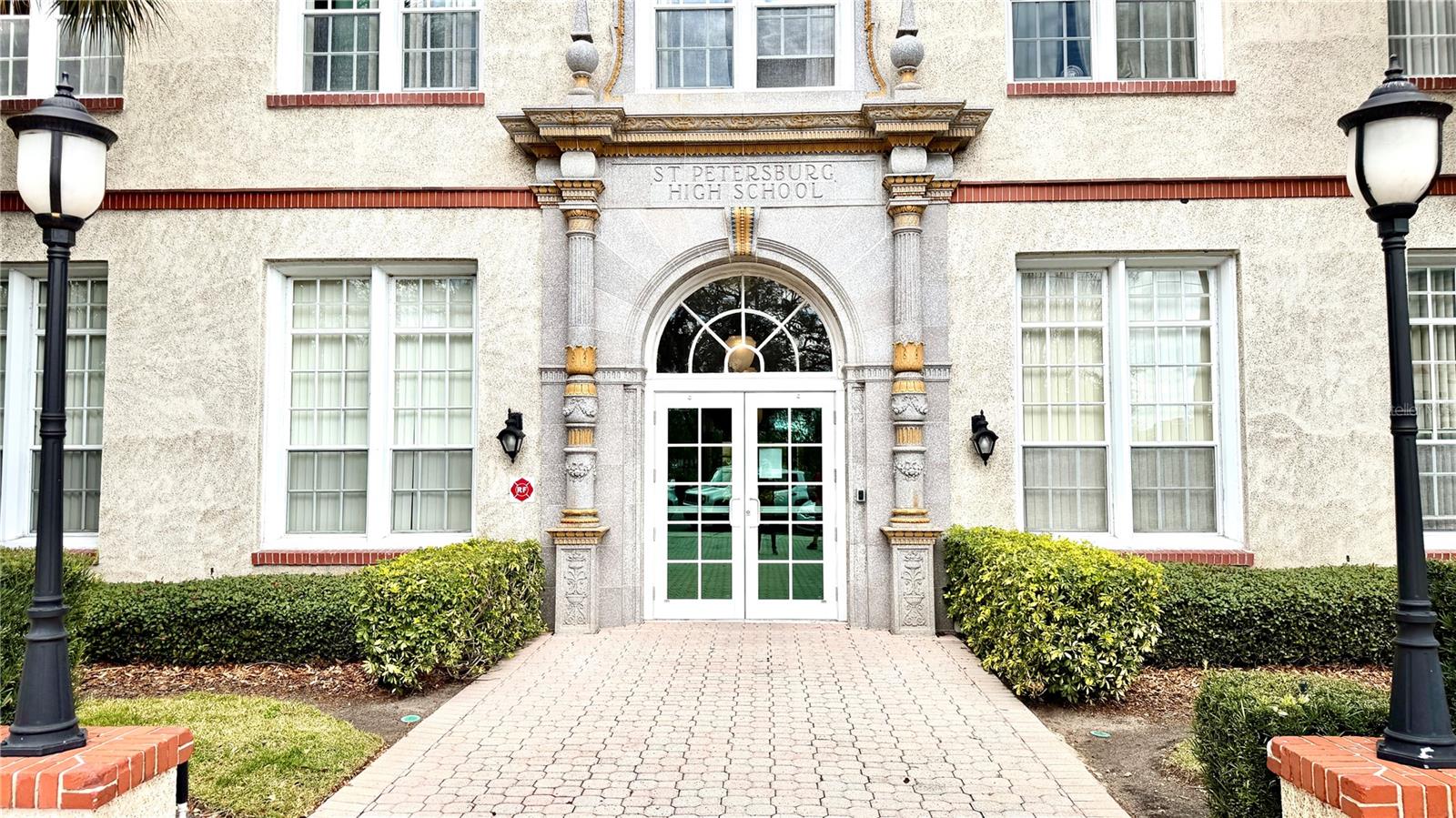 Image 2 of 63 For 701 Mirror Lake Drive N 121