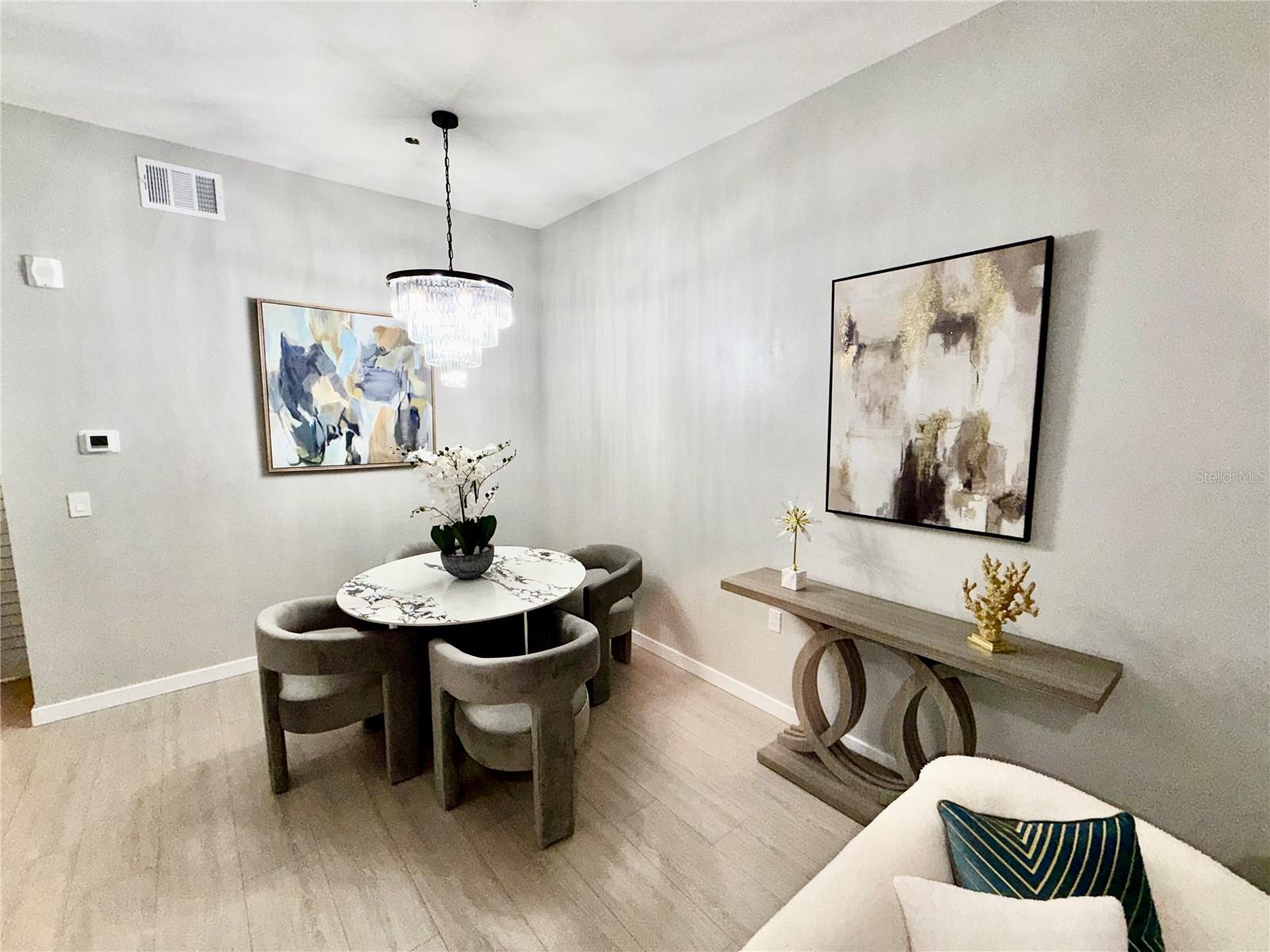 Image 28 of 63 For 701 Mirror Lake Drive N 121