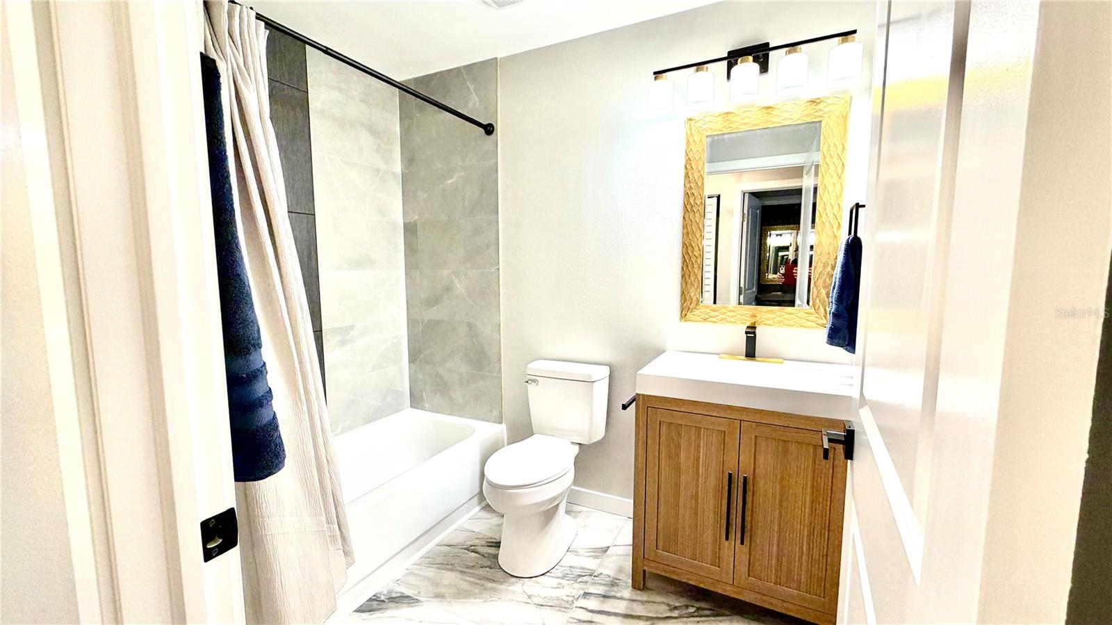 Image 38 of 63 For 701 Mirror Lake Drive N 121