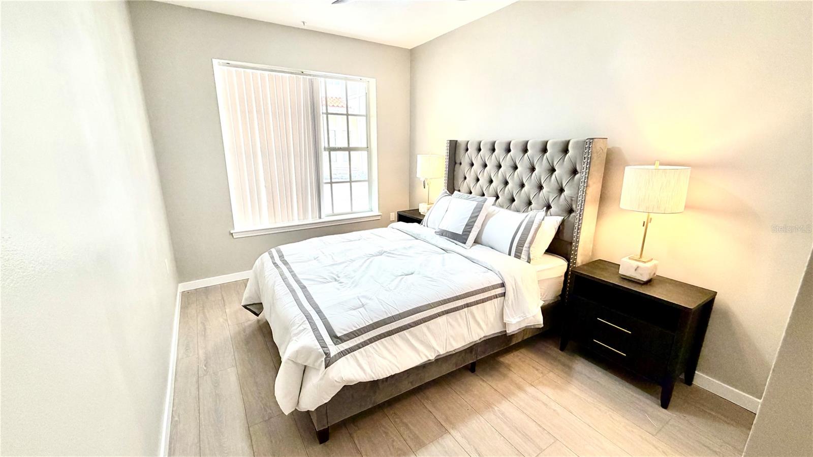 Image 40 of 63 For 701 Mirror Lake Drive N 121