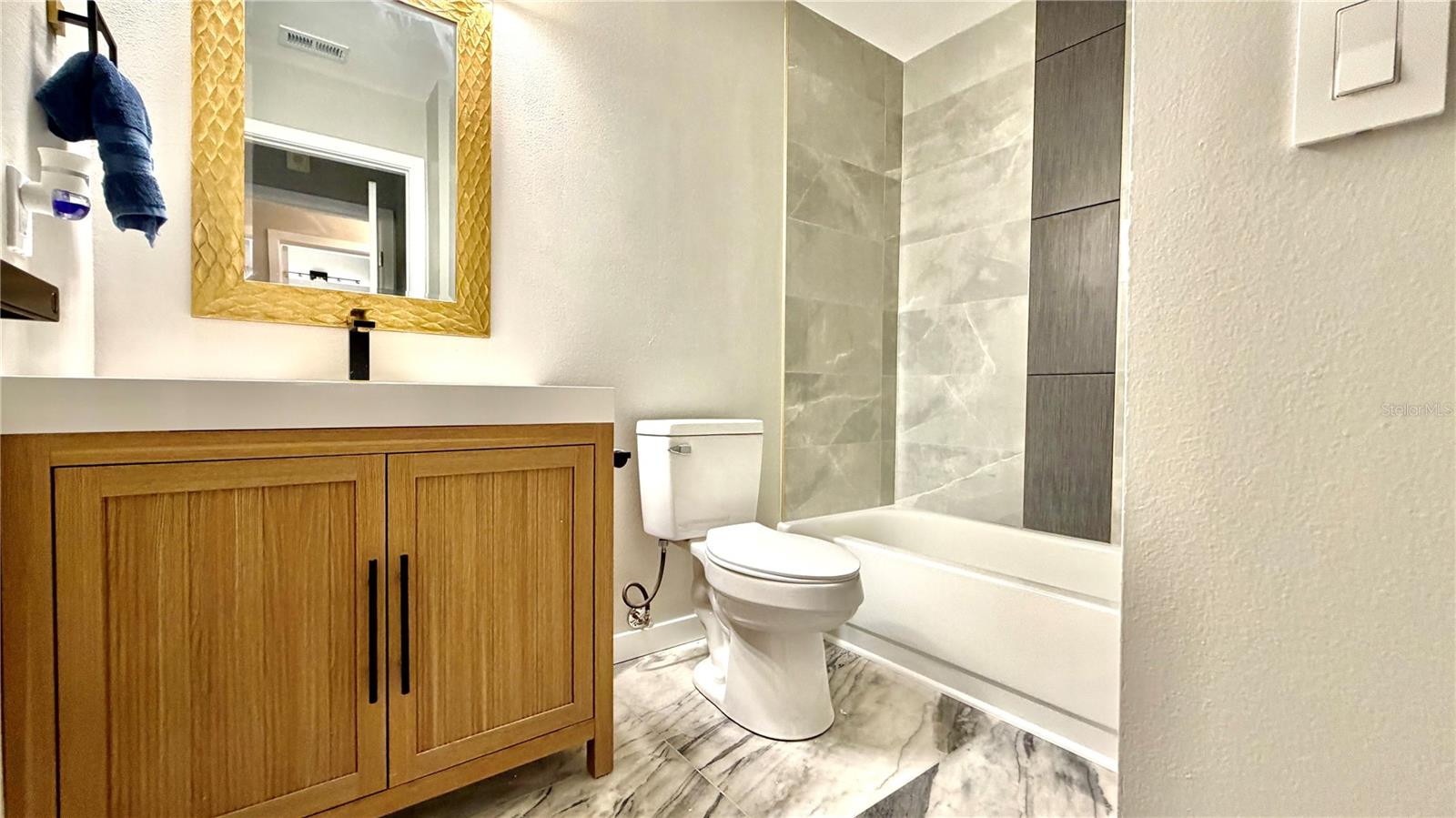 Image 44 of 63 For 701 Mirror Lake Drive N 121