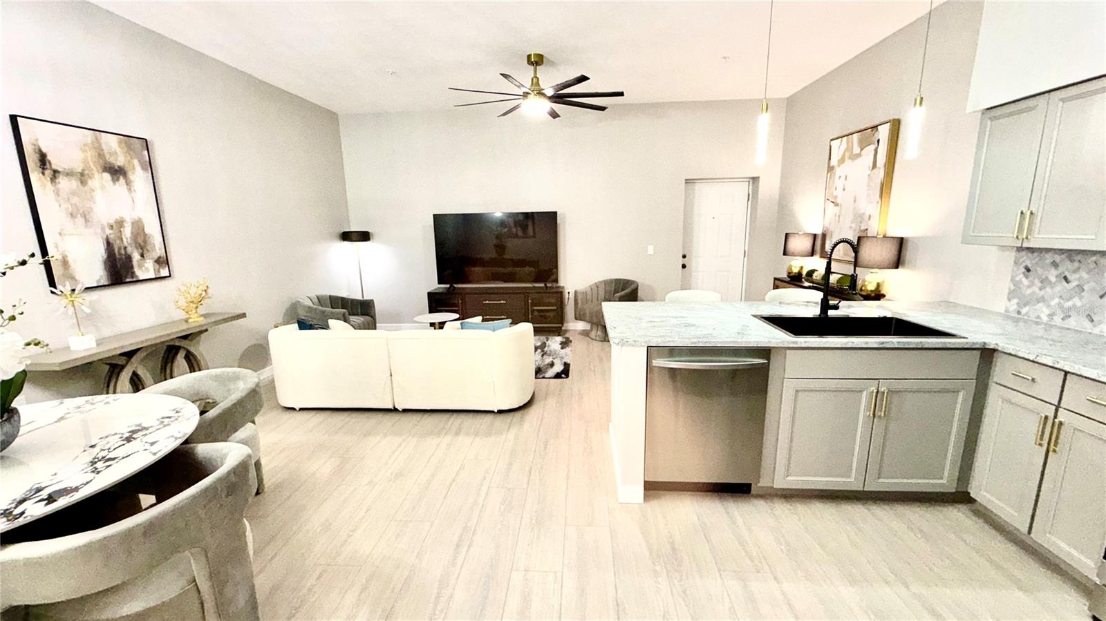 Image 6 of 63 For 701 Mirror Lake Drive N 121