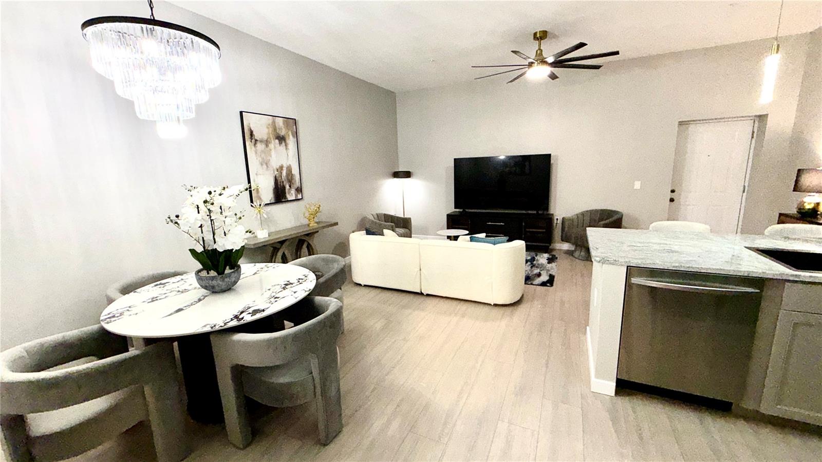 Image 7 of 63 For 701 Mirror Lake Drive N 121