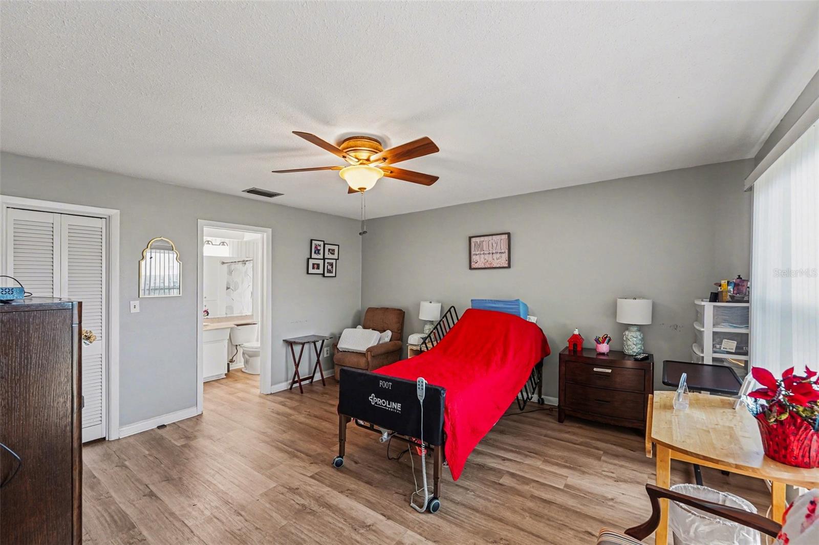 Image 17 of 30 For 6580 Golden Horseshoe Drive