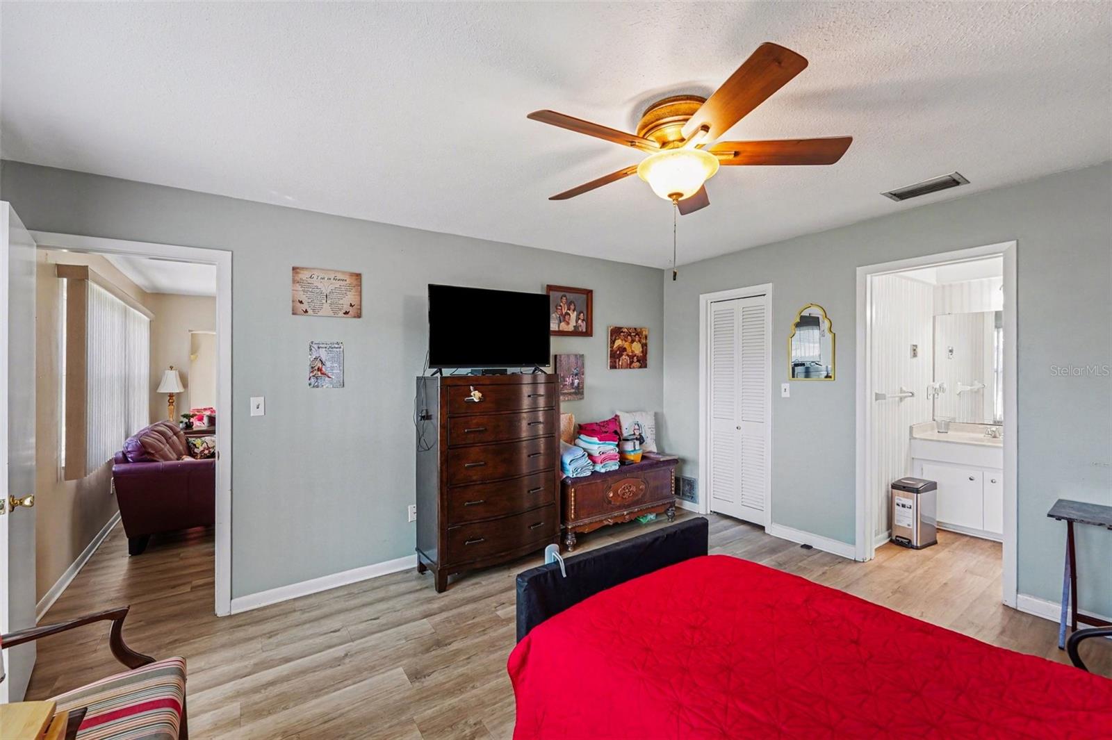 Image 18 of 30 For 6580 Golden Horseshoe Drive