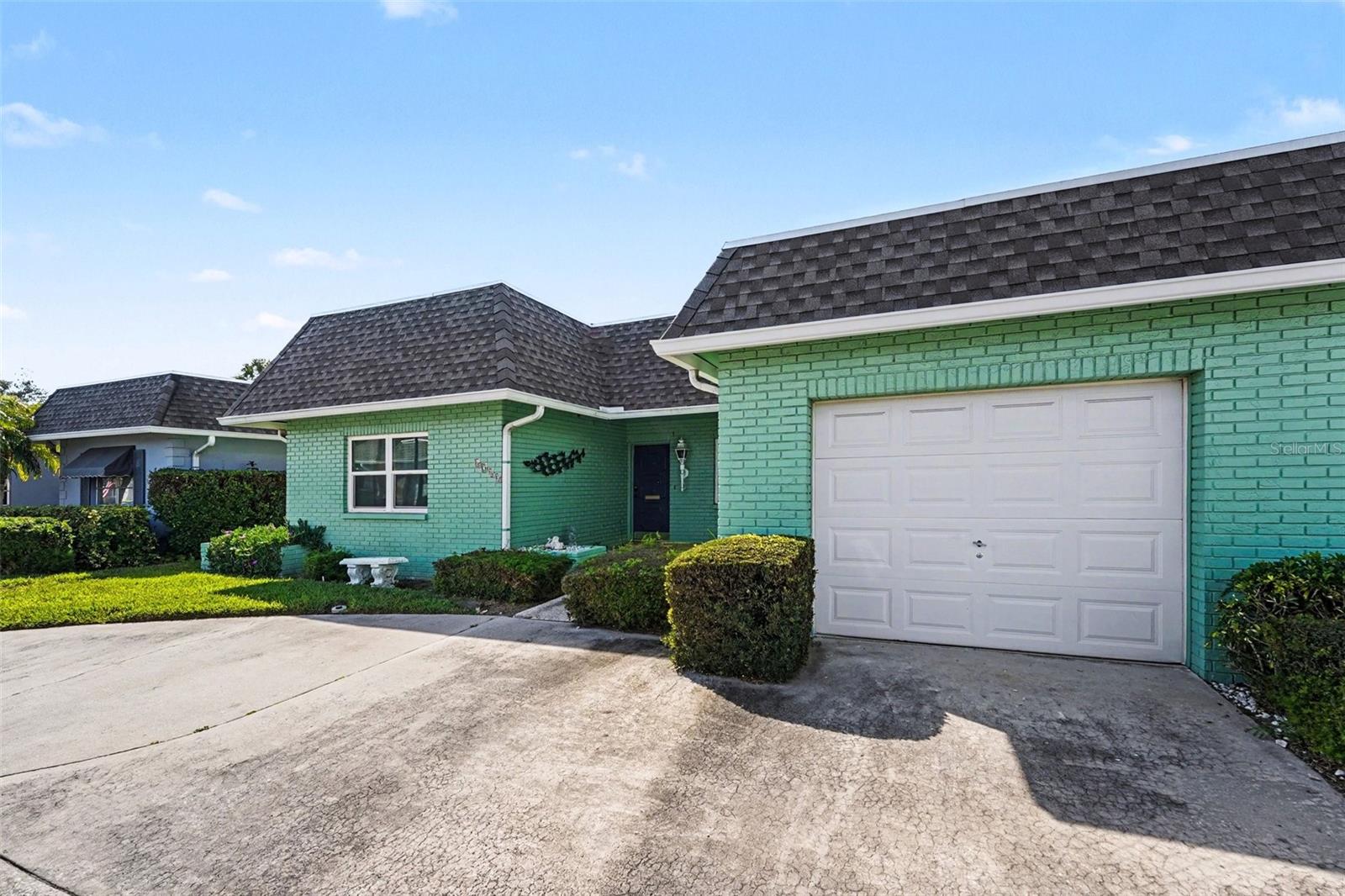 Image 2 of 30 For 6580 Golden Horseshoe Drive