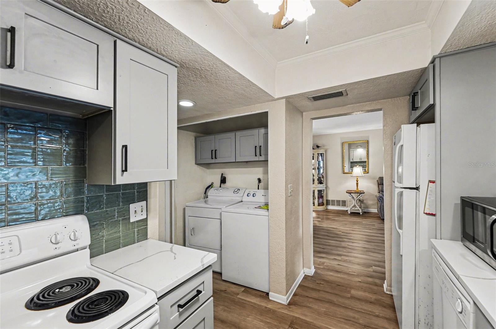 Image 9 of 30 For 6580 Golden Horseshoe Drive