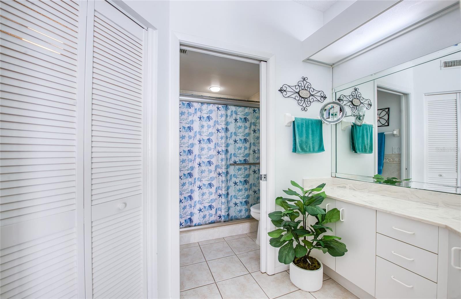 Image 23 of 39 For 8040 Sailboat Key Boulevard S 303