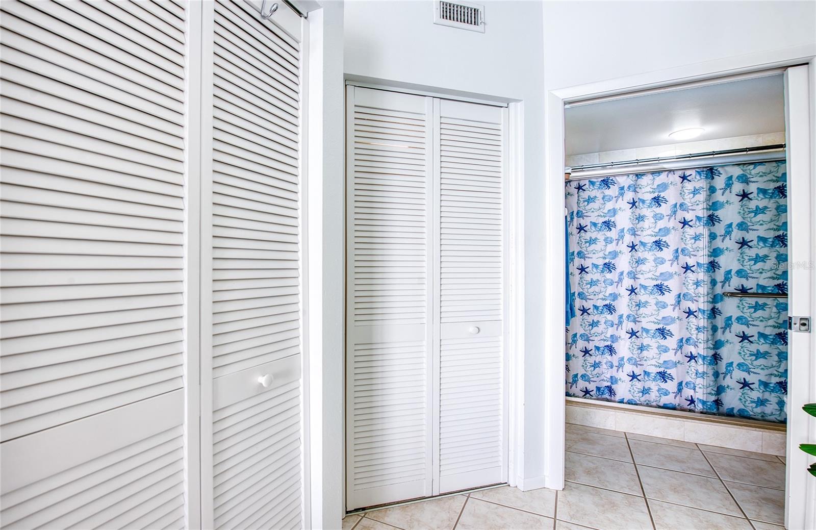 Image 24 of 39 For 8040 Sailboat Key Boulevard S 303