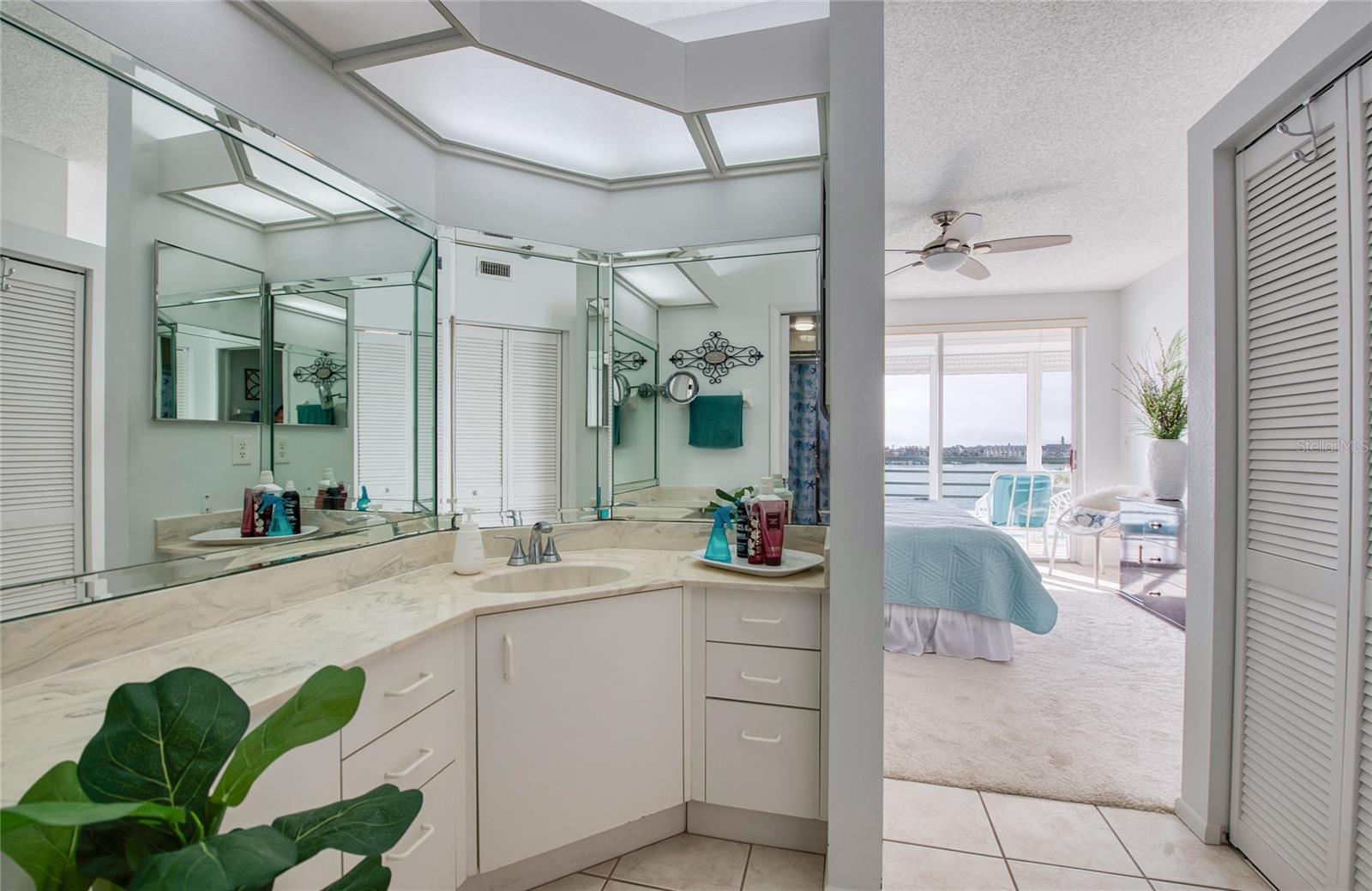 Image 25 of 39 For 8040 Sailboat Key Boulevard S 303