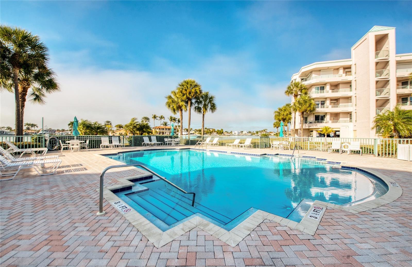 Image 35 of 39 For 8040 Sailboat Key Boulevard S 303