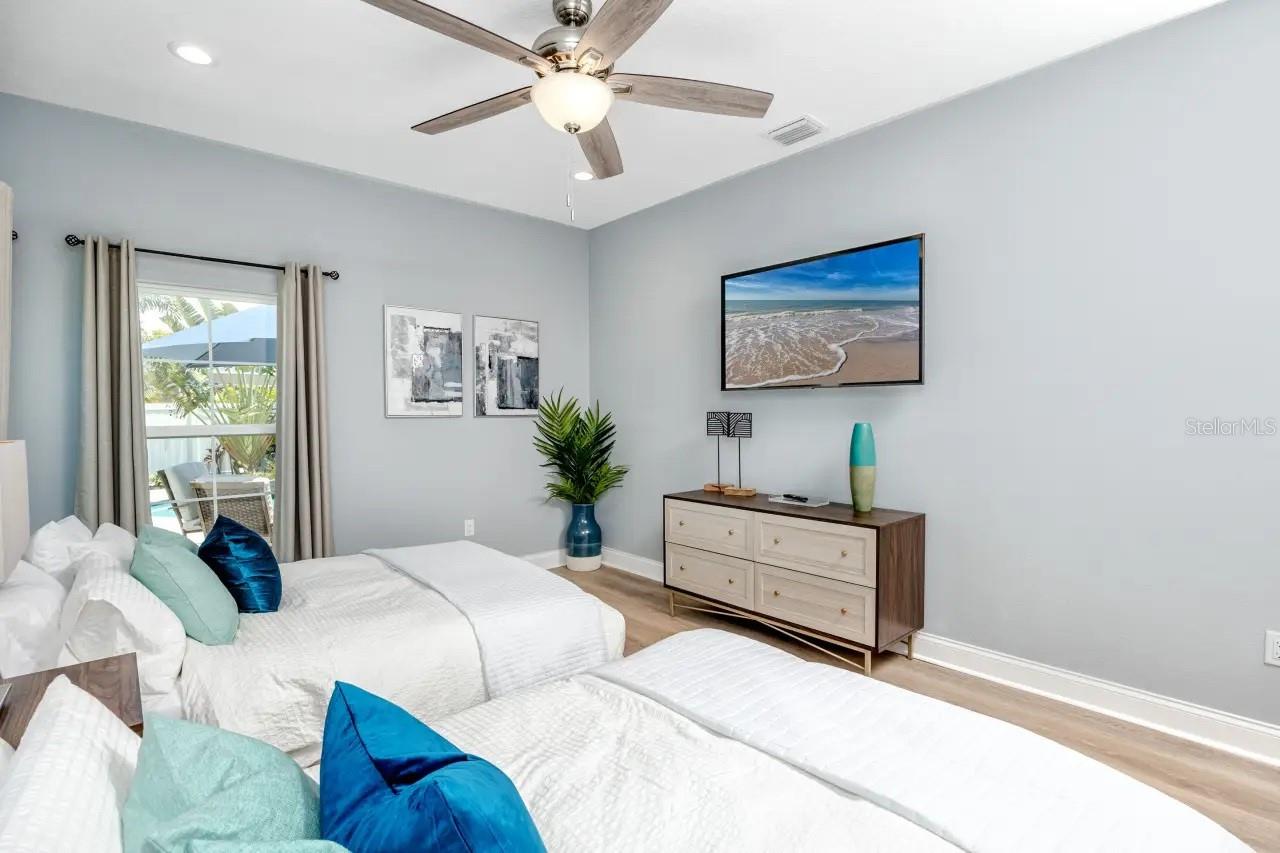 Image 13 of 33 For 920 8th Avenue Nw