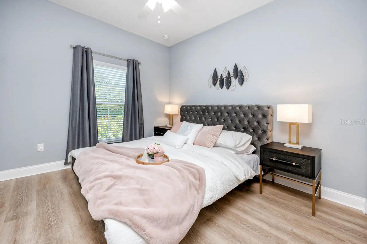 Image 18 of 33 For 920 8th Avenue Nw