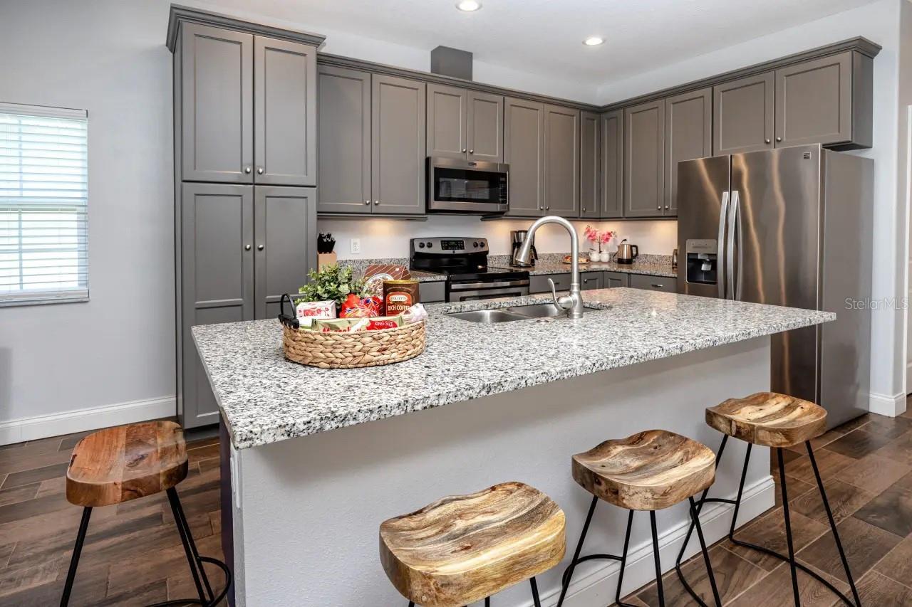 Image 7 of 33 For 920 8th Avenue Nw