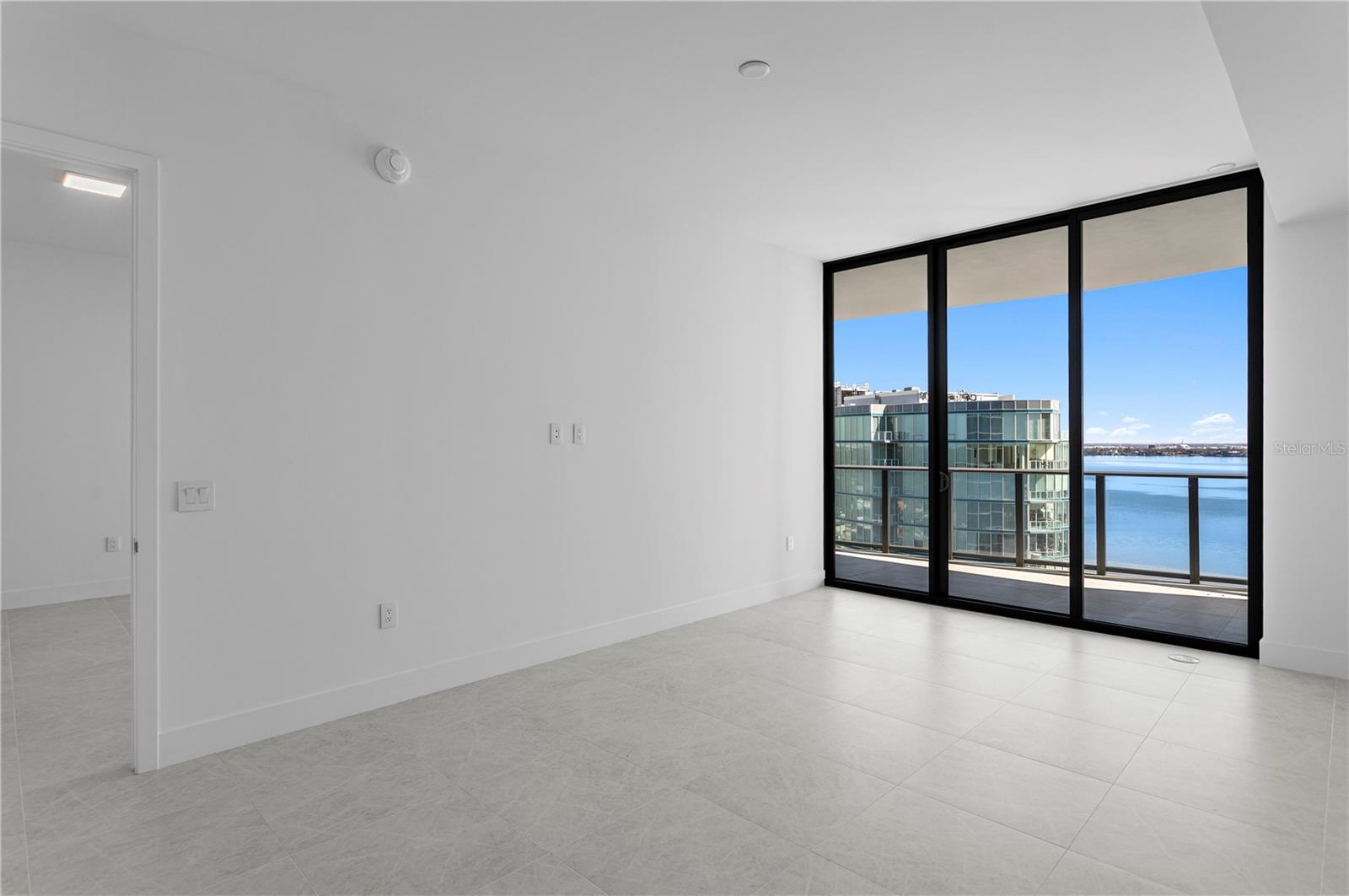 Image 18 of 93 For 3015 Ysabella Avenue 1503