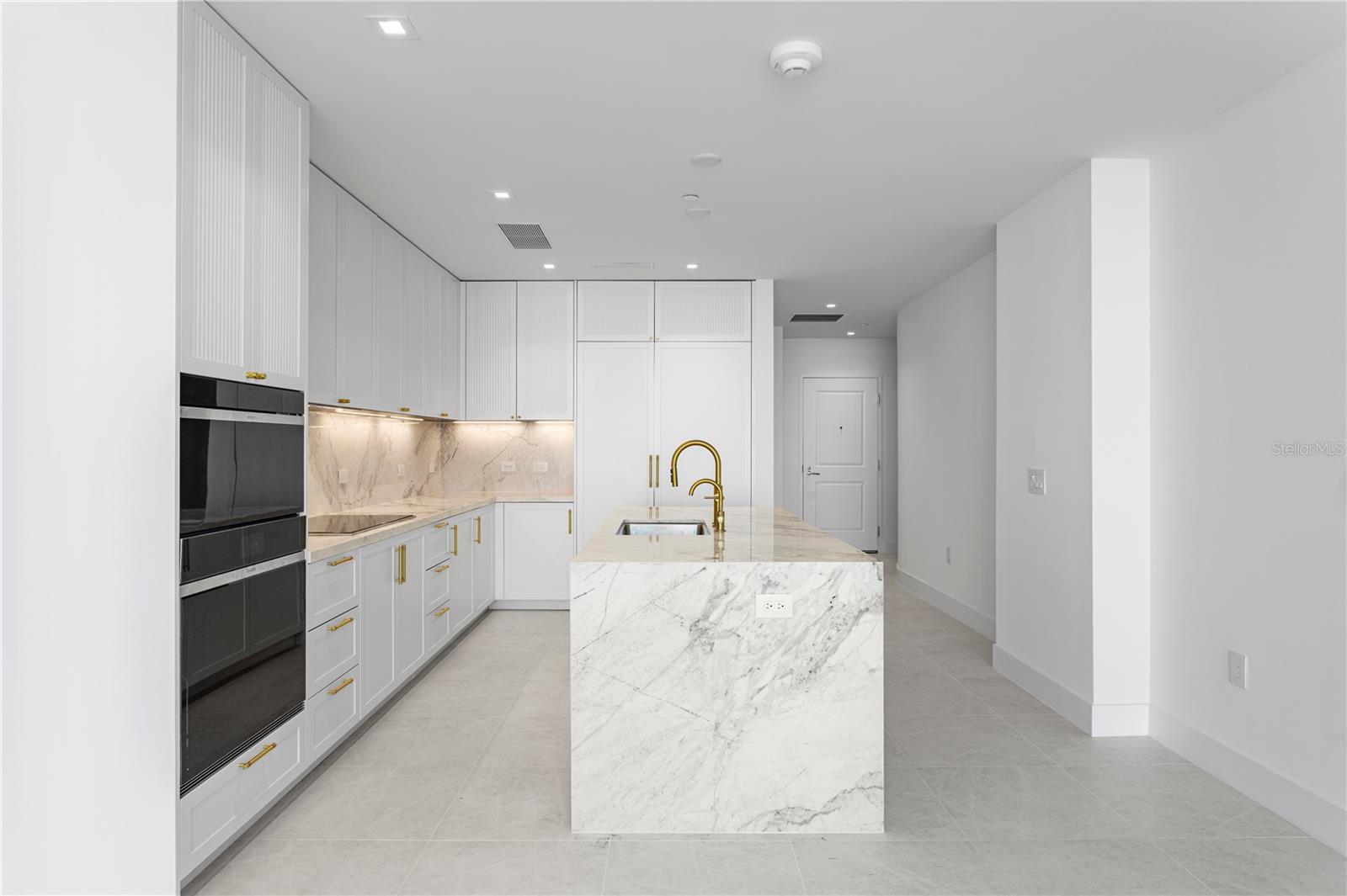 Image 20 of 93 For 3015 Ysabella Avenue 1503