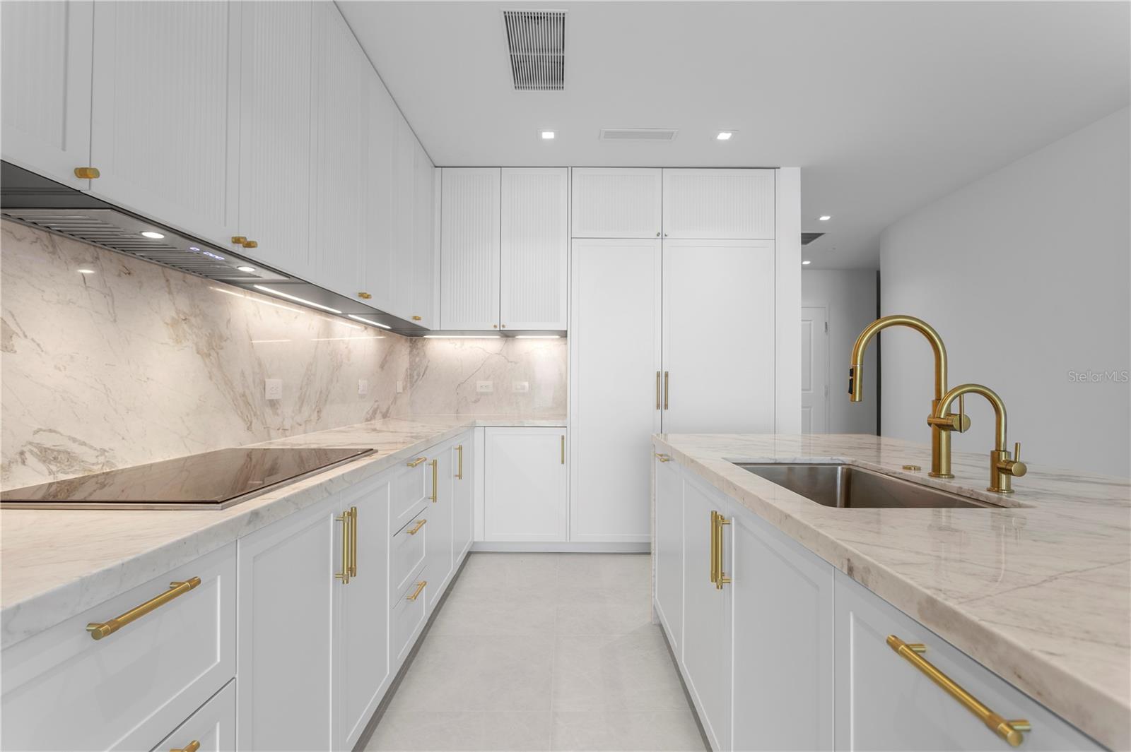 Image 24 of 93 For 3015 Ysabella Avenue 1503