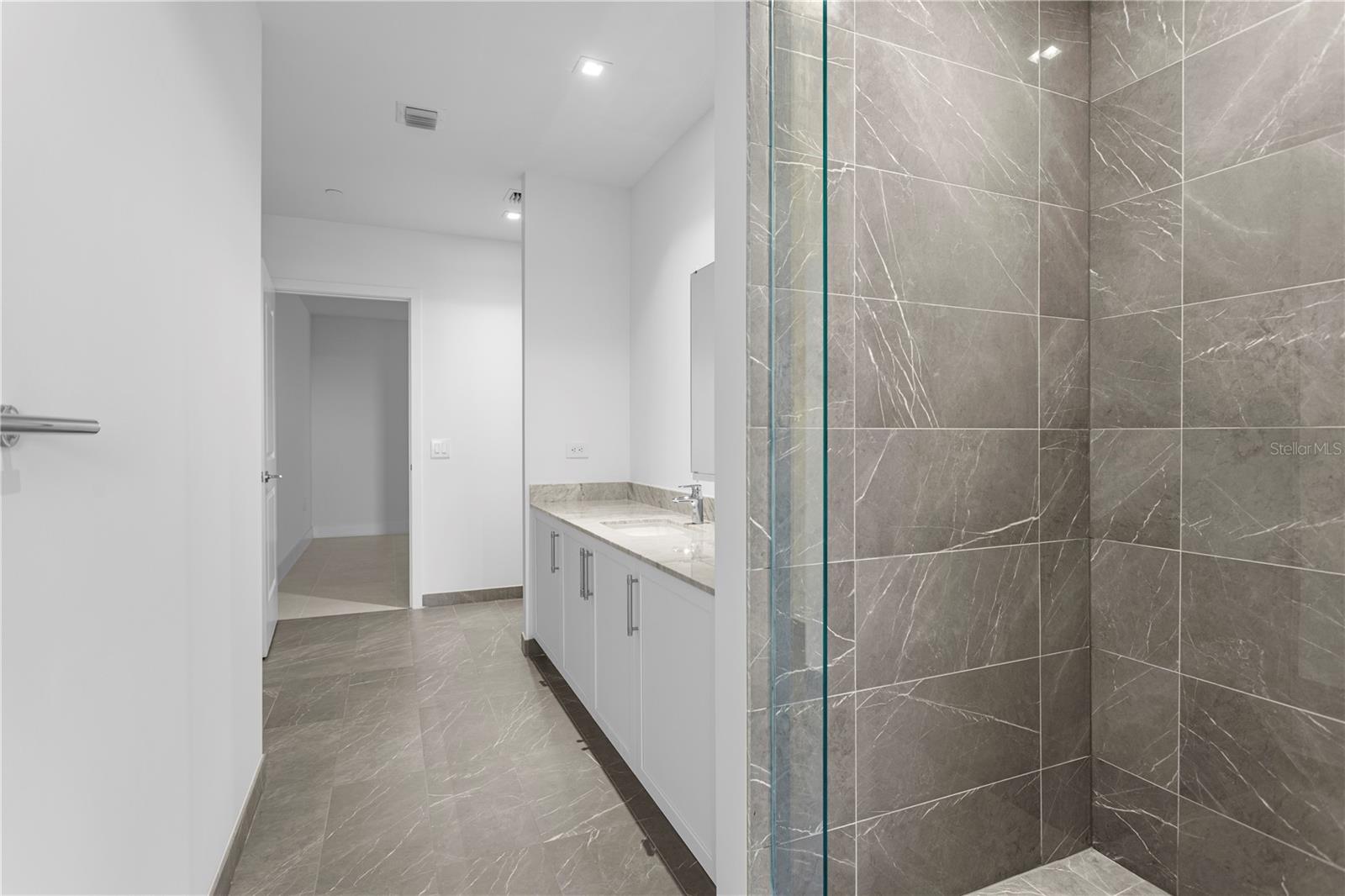 Image 29 of 93 For 3015 Ysabella Avenue 1503