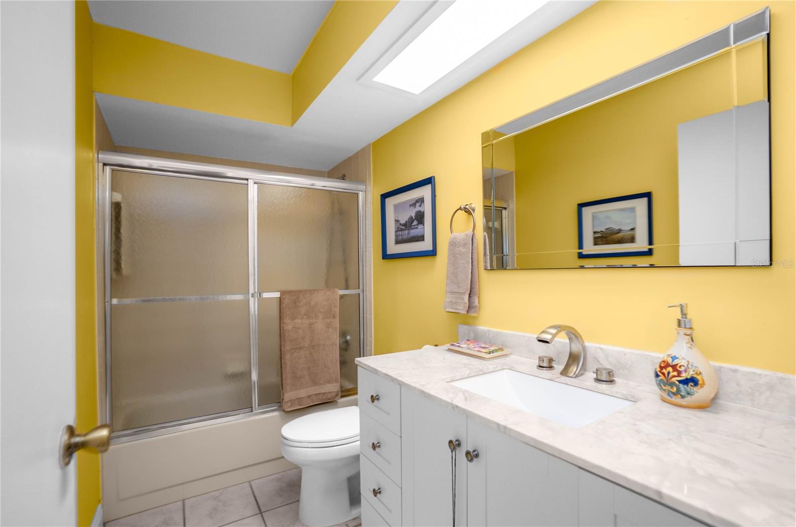 Image 19 of 35 For 28 Rivertrail Drive