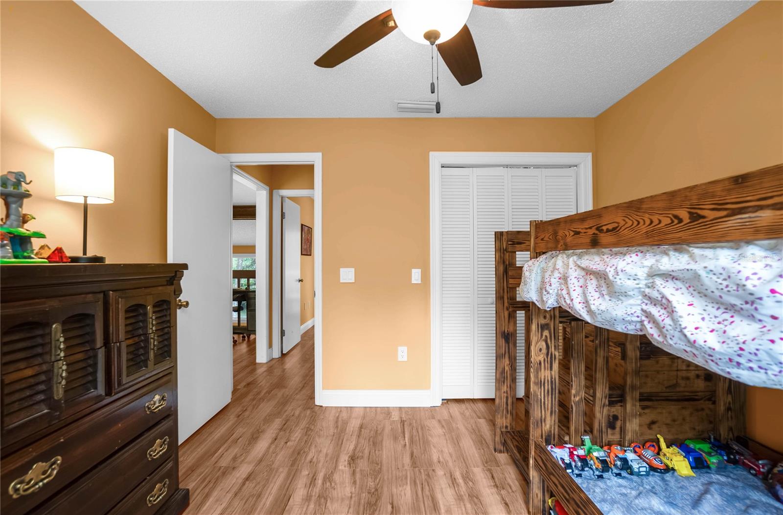 Image 21 of 35 For 28 Rivertrail Drive