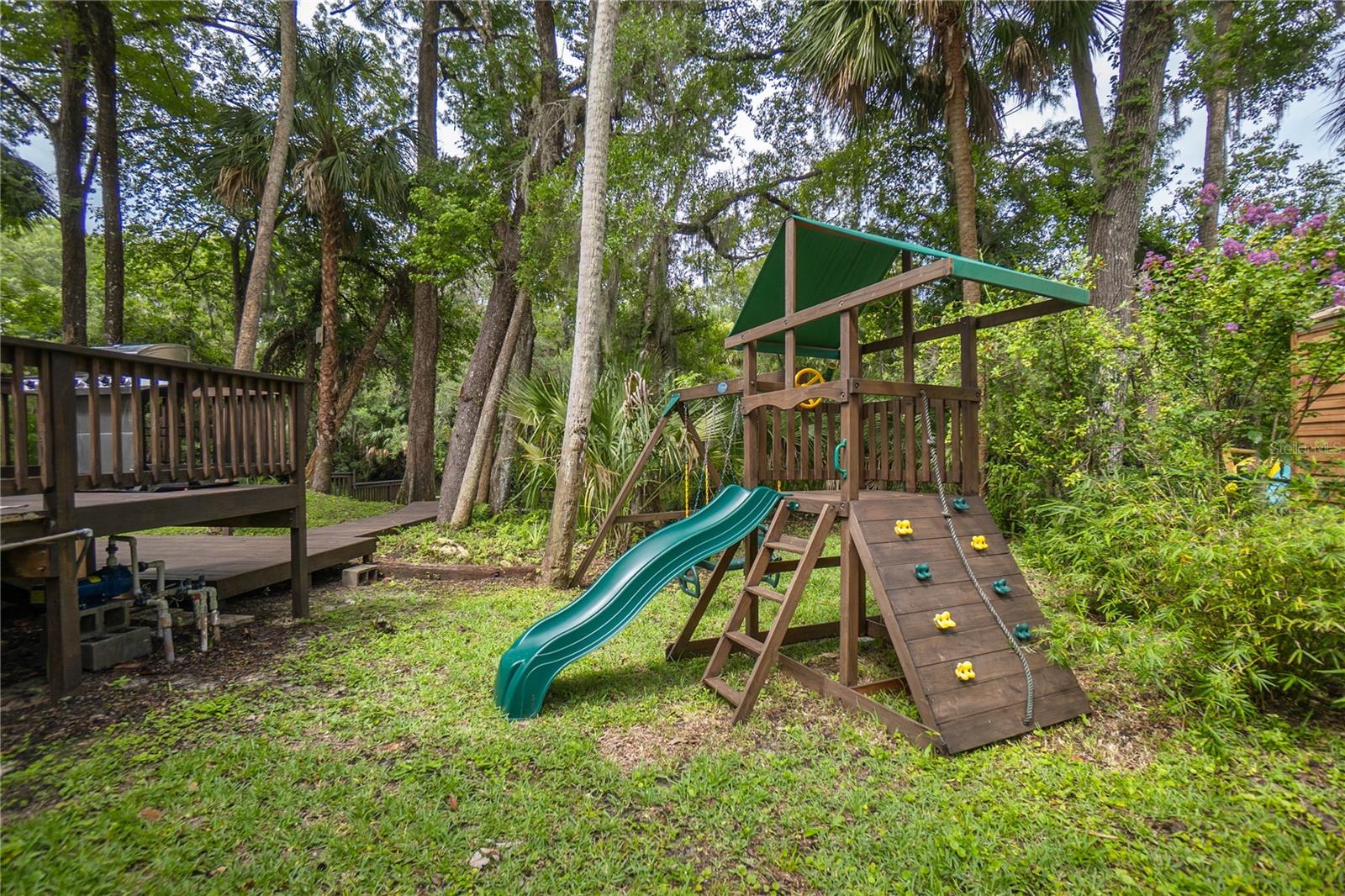 Image 33 of 35 For 28 Rivertrail Drive