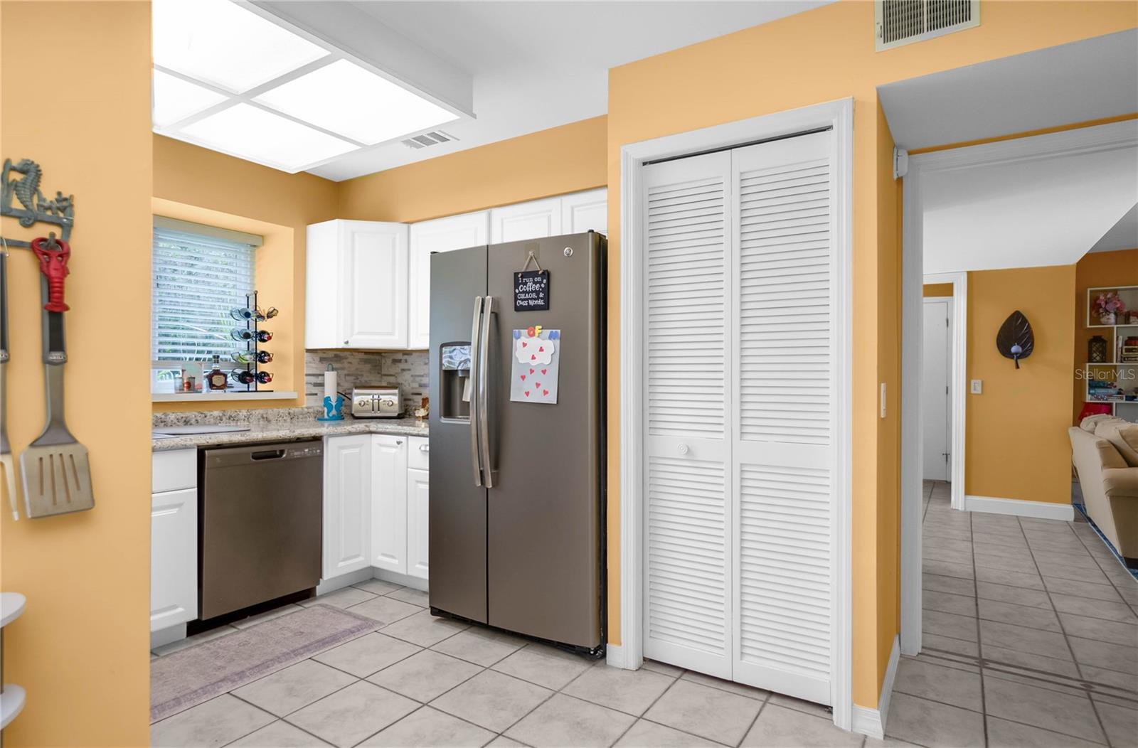 Image 7 of 35 For 28 Rivertrail Drive