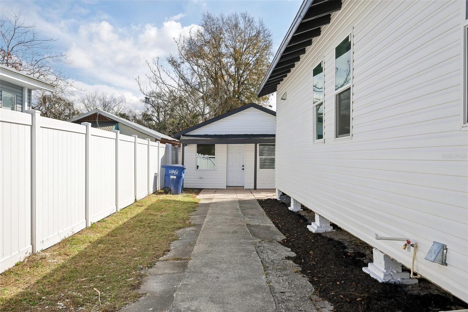 Image 39 of 45 For 3015 Sanchez Street