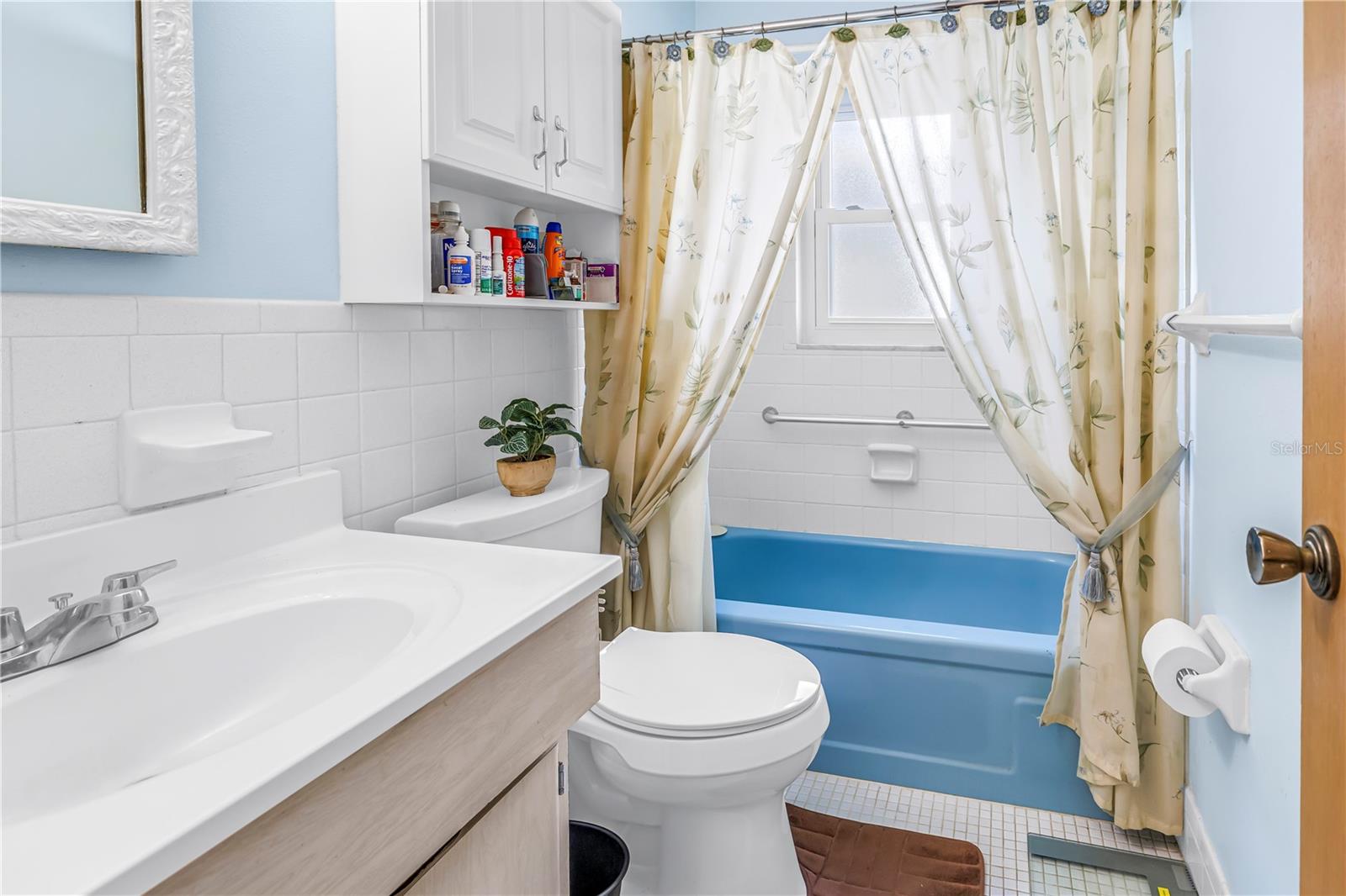 Image 12 of 32 For 10007 Daffodil Street N 183