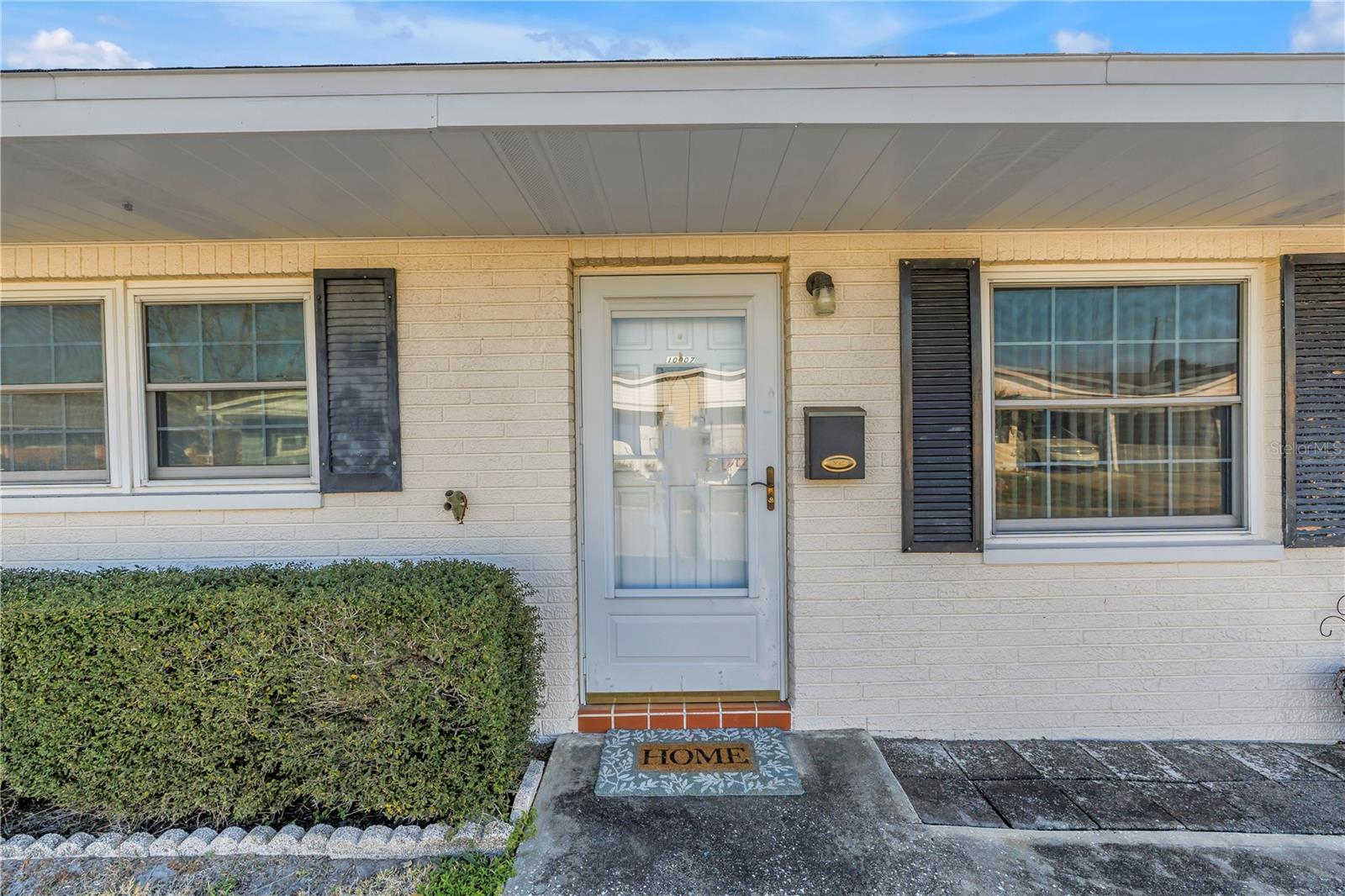 Image 2 of 32 For 10007 Daffodil Street N 183