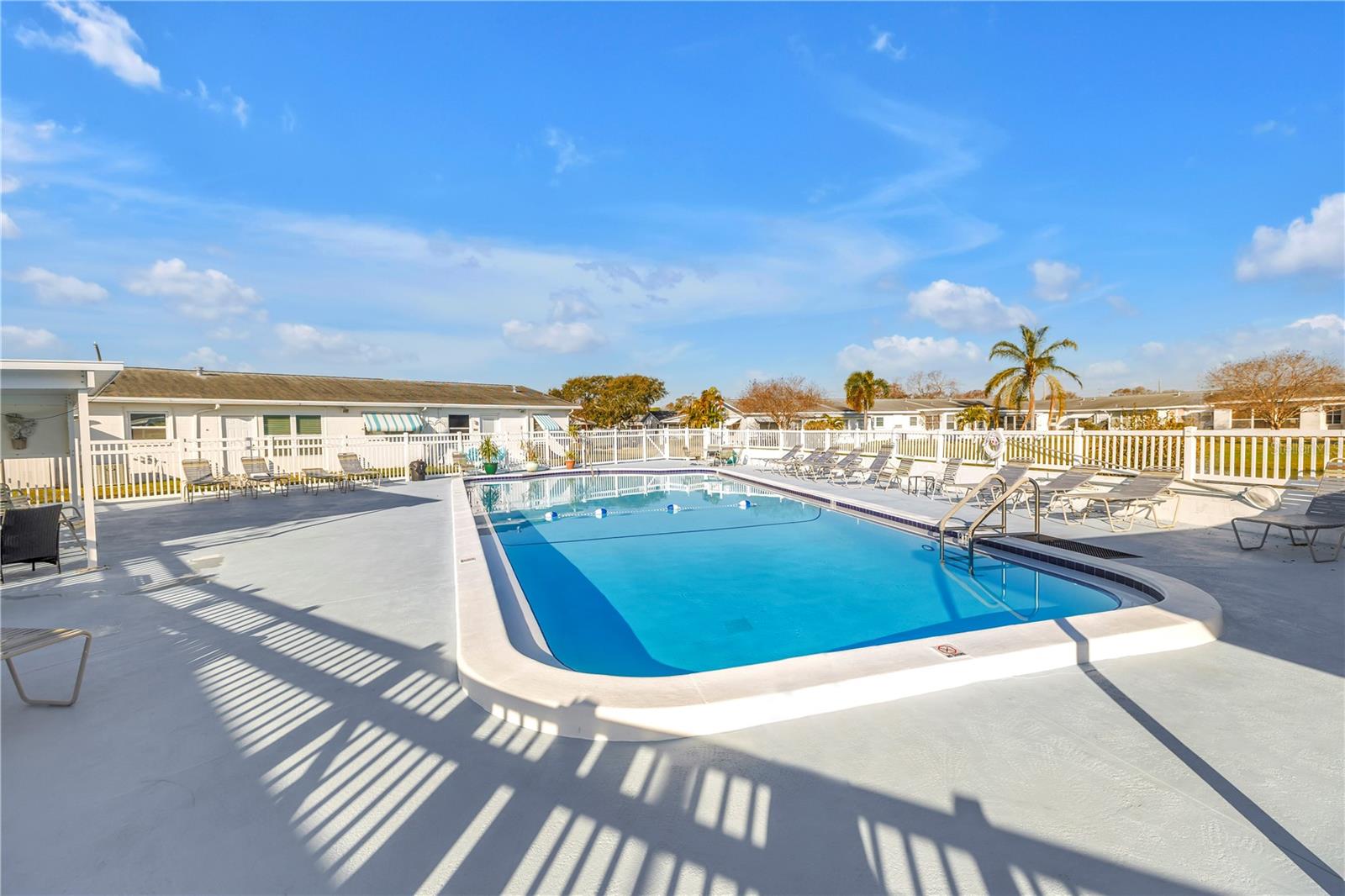 Image 23 of 32 For 10007 Daffodil Street N 183