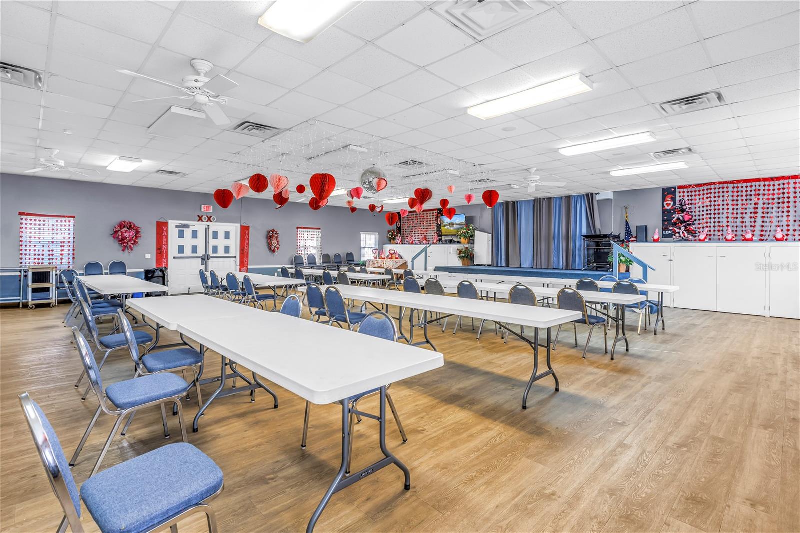 Image 27 of 32 For 10007 Daffodil Street N 183