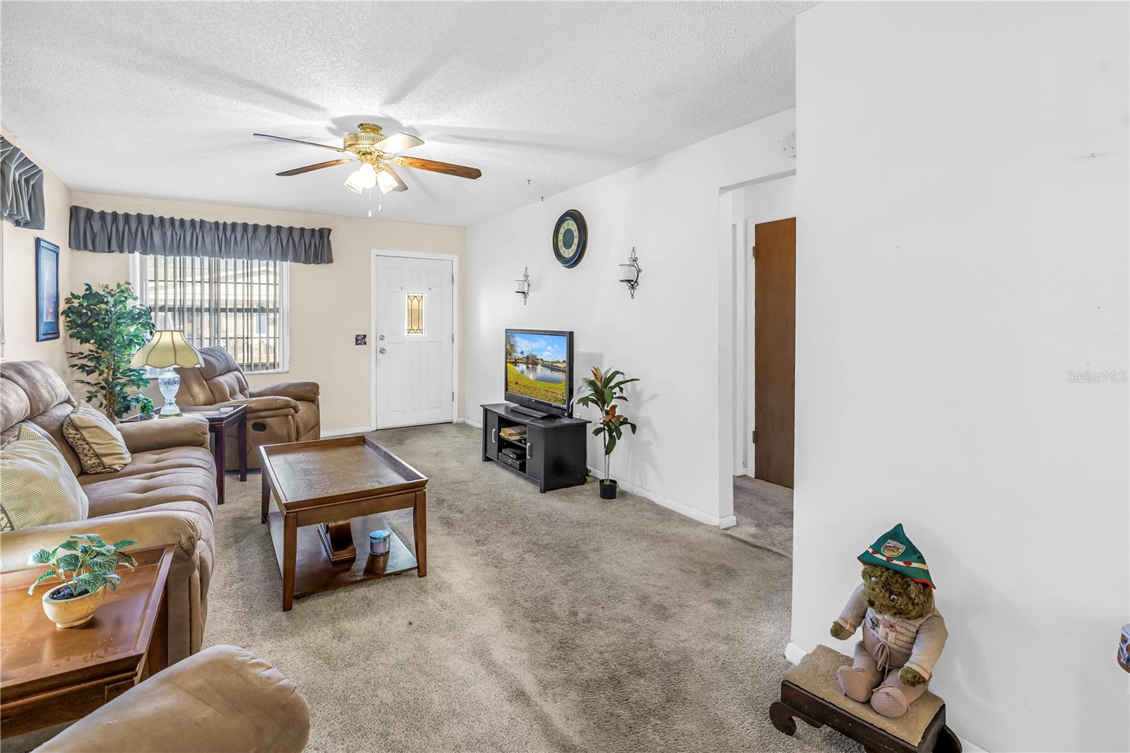 Image 5 of 32 For 10007 Daffodil Street N 183