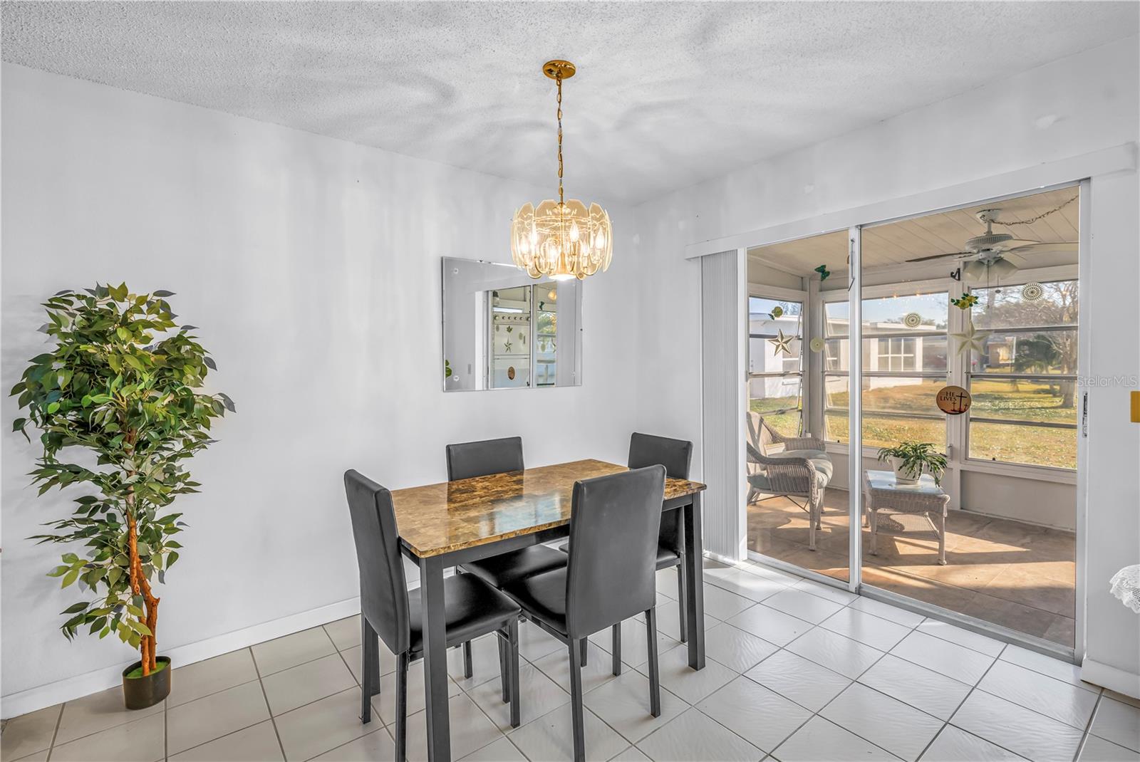 Image 7 of 32 For 10007 Daffodil Street N 183