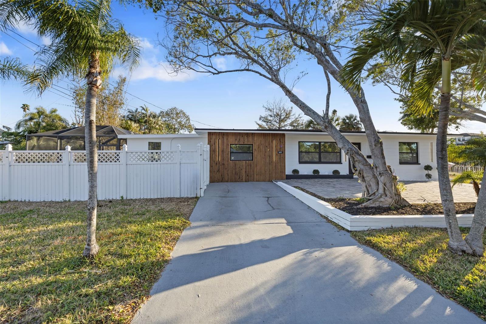 Details for 1600 Connecticut Avenue Ne, ST PETERSBURG, FL 33703