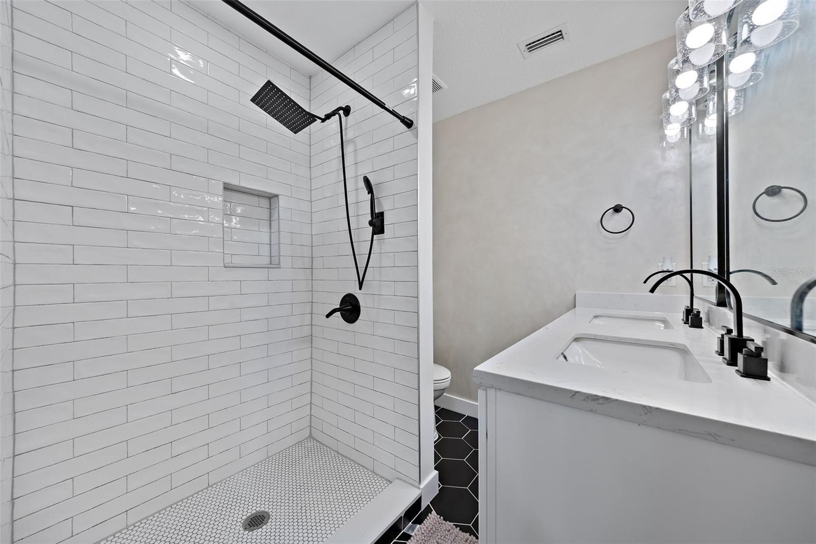 Listing photo id 12 for 1600 Connecticut Avenue Ne