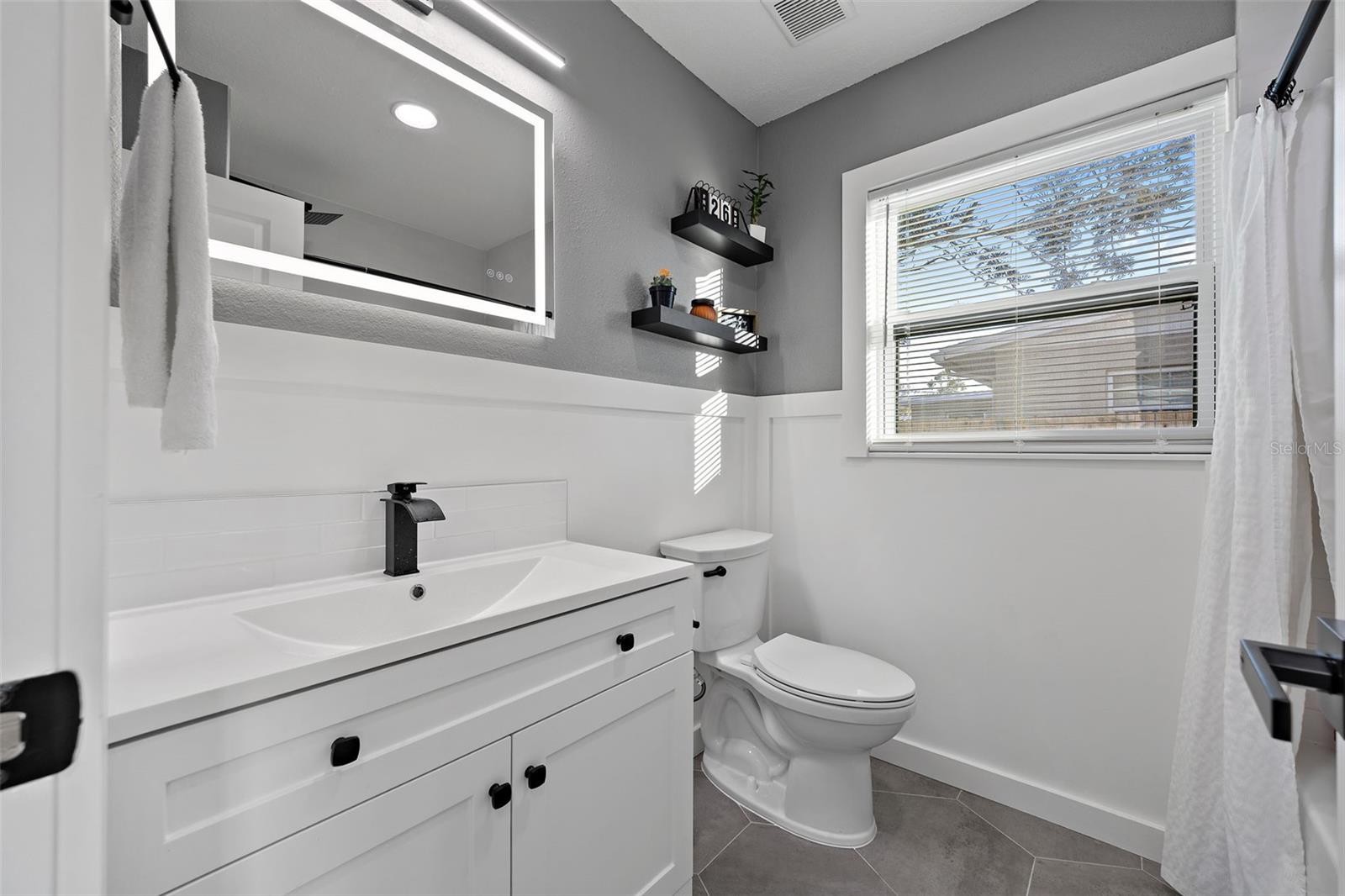 Listing photo id 18 for 1600 Connecticut Avenue Ne